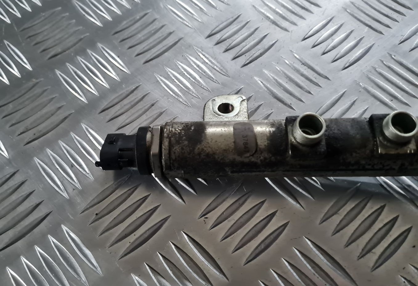 Degvielas sadales caurule priekš OPEL VECTRA C 2008 2 Degvielas sadales caurule priekš OPEL VECTRA C 2008