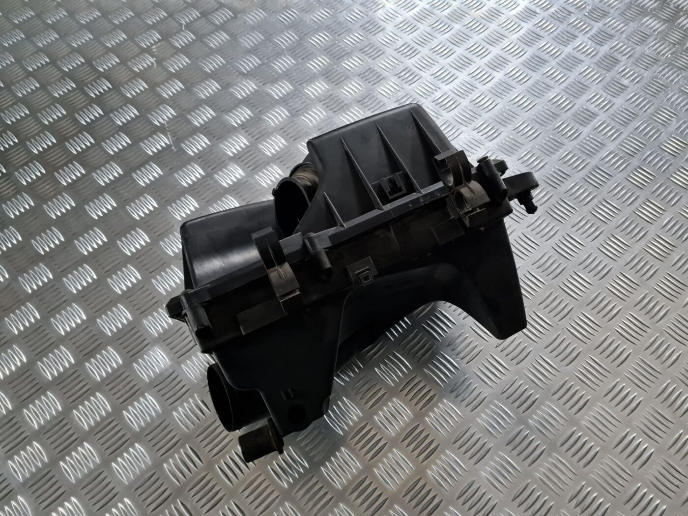 Gaisa filtra korpuss priekš OPEL VECTRA C 2008 4 Gaisa filtra korpuss priekš OPEL VECTRA C 2008