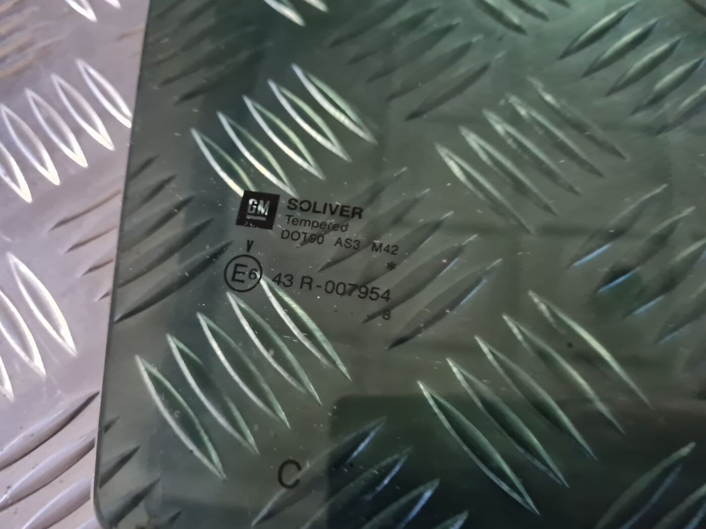 Aizmugurējo labo durvju stikls priekš OPEL VECTRA C 2008 2 Aizmugurējo labo durvju stikls priekš OPEL VECTRA C 2008