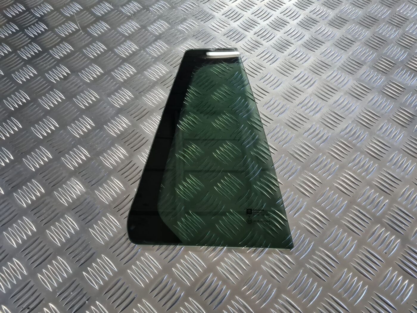 Labo durvju stūra stikls priekš OPEL VECTRA C 2008 1 Labo durvju stūra stikls priekš OPEL VECTRA C 2008