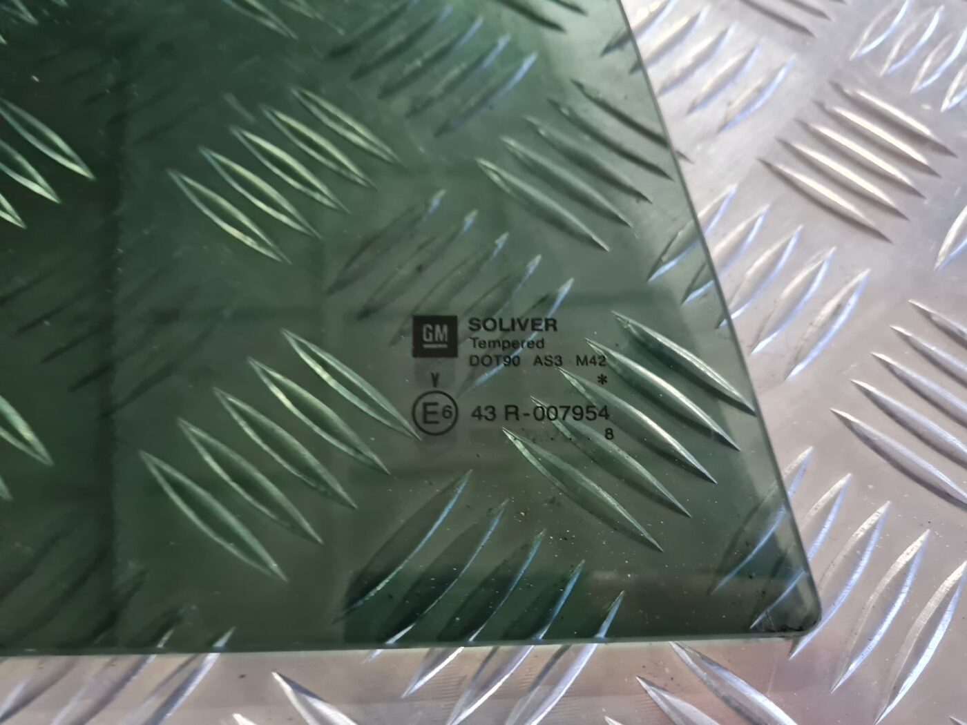 Labo durvju stūra stikls priekš OPEL VECTRA C 2008 2 Labo durvju stūra stikls priekš OPEL VECTRA C 2008