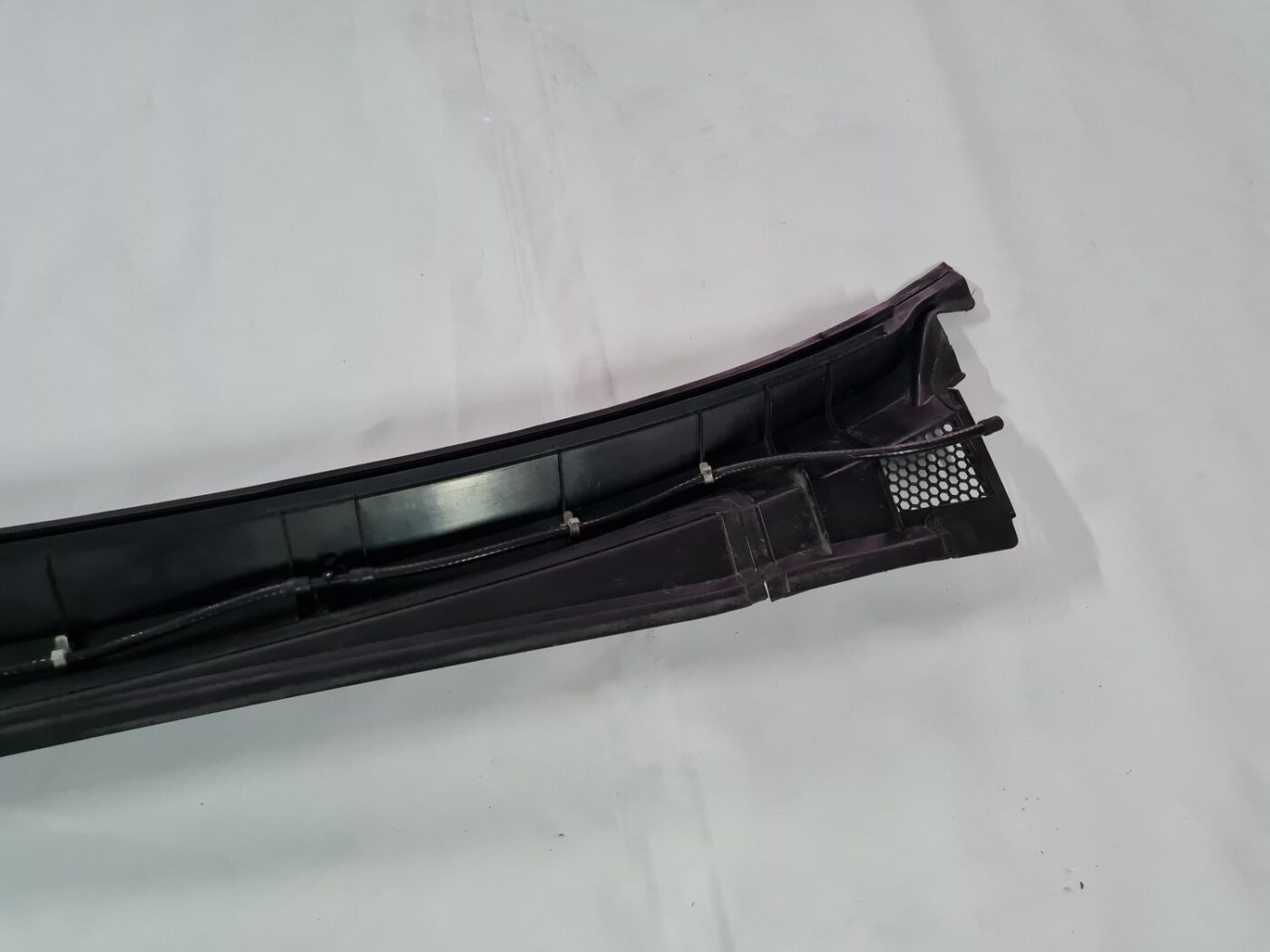 Vējstikla uzlikas (deflektora) režģis priekš OPEL VECTRA C 2008 3 Vējstikla uzlikas (deflektora) režģis priekš OPEL VECTRA C 2008