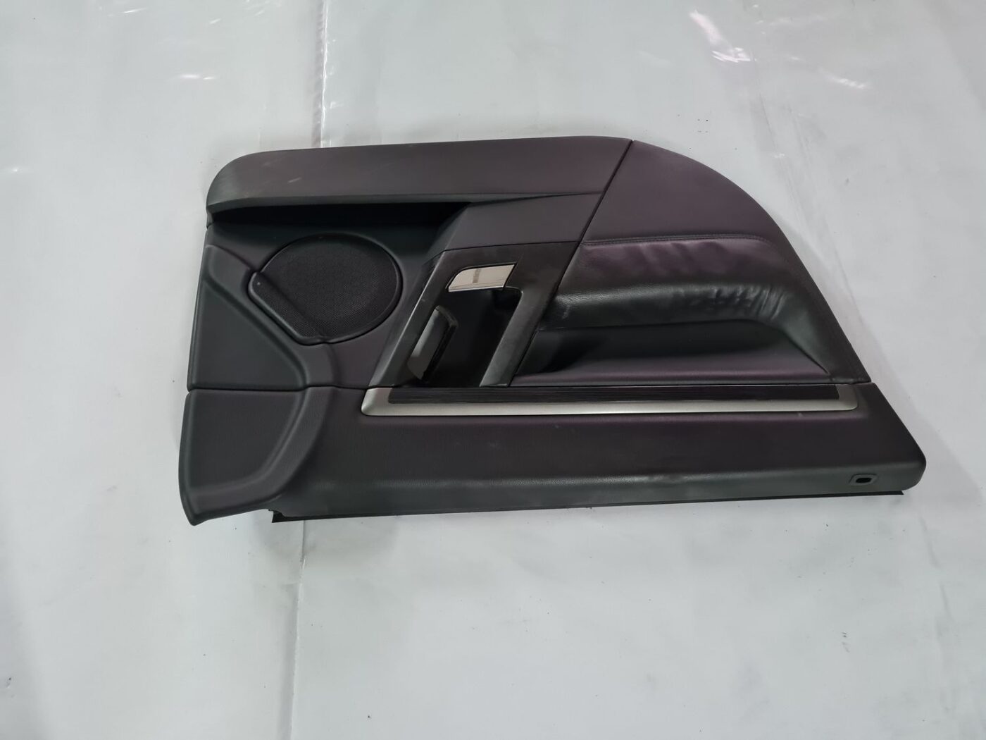 Priekšējo kreiso durvju apdare priekš OPEL VECTRA C 2008 2 Priekšējo kreiso durvju apdare priekš OPEL VECTRA C 2008