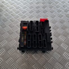 Drošinātāju bloks priekš OPEL VECTRA C 2002