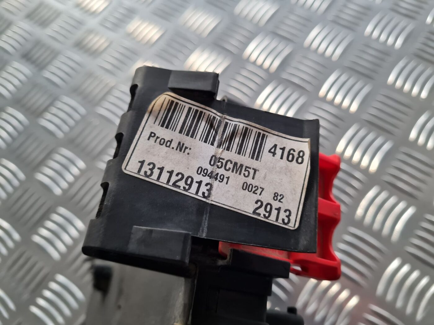 Drošinātāju bloks priekš OPEL VECTRA C 2002 3 Drošinātāju bloks priekš OPEL VECTRA C 2002