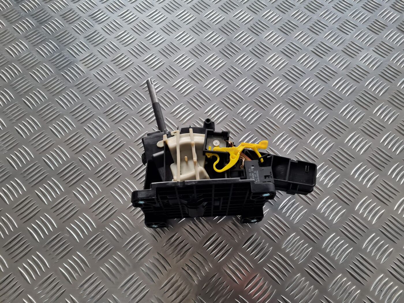 Ātrumu pārslēgšanas slēdzis priekš OPEL VECTRA C 2002 2 Ātrumu pārslēgšanas slēdzis priekš OPEL VECTRA C 2002