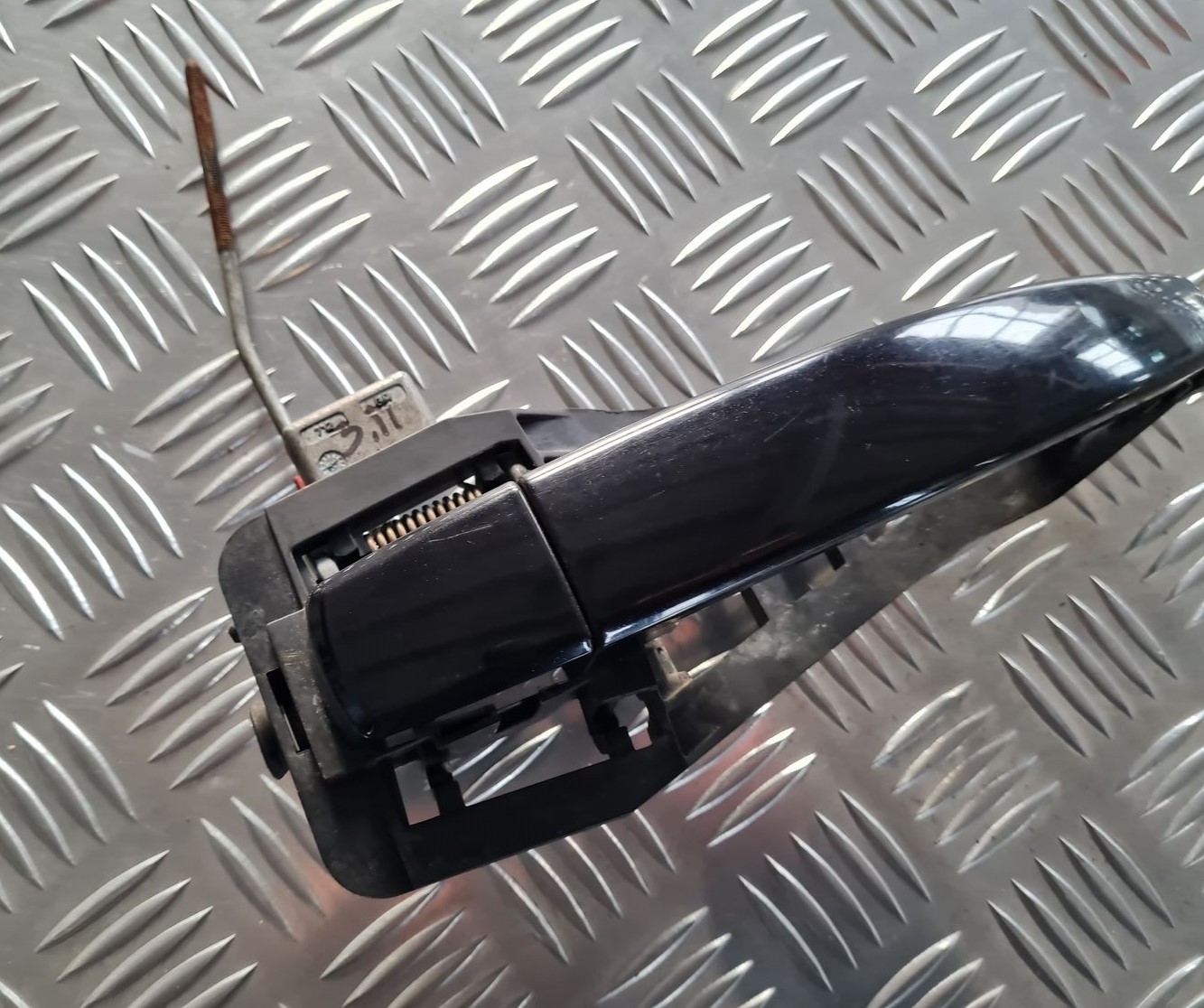 Aizmugurējāis labais durvju rokturis priekš OPEL VECTRA C 2002 2 Aizmugurējāis labais durvju rokturis priekš OPEL VECTRA C 2002