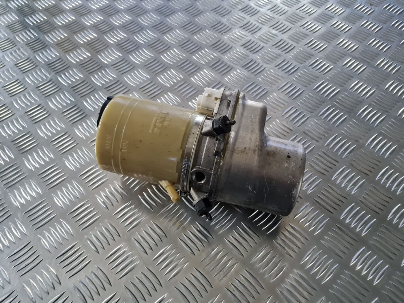 Hidrauliskais pastiprinātājs priekš OPEL VECTRA C 2002 3 Hidrauliskais pastiprinātājs priekš OPEL VECTRA C 2002