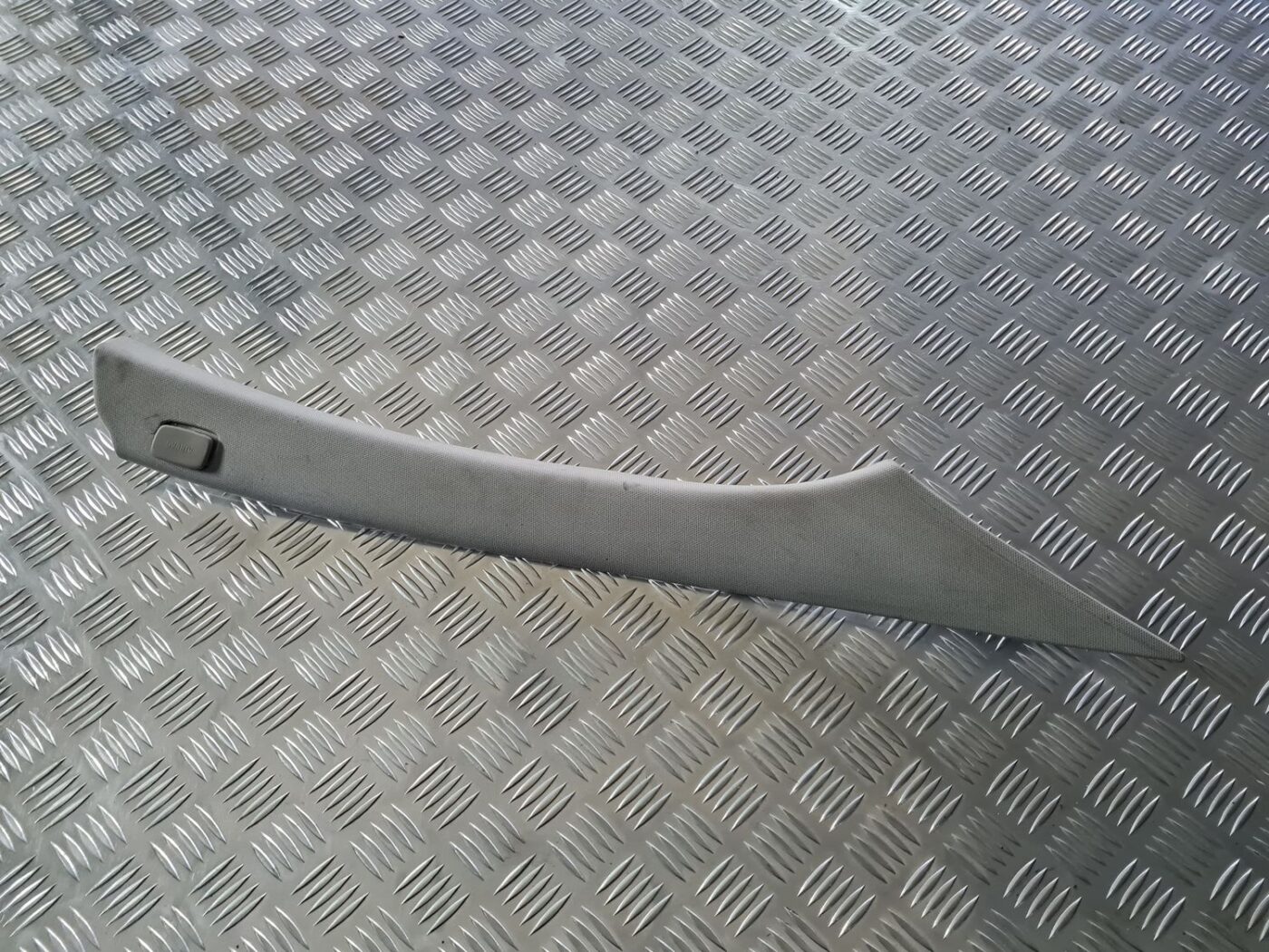 Priekšējas salona statnes apdare priekš OPEL VECTRA C 2002 2 Priekšējas salona statnes apdare priekš OPEL VECTRA C 2002