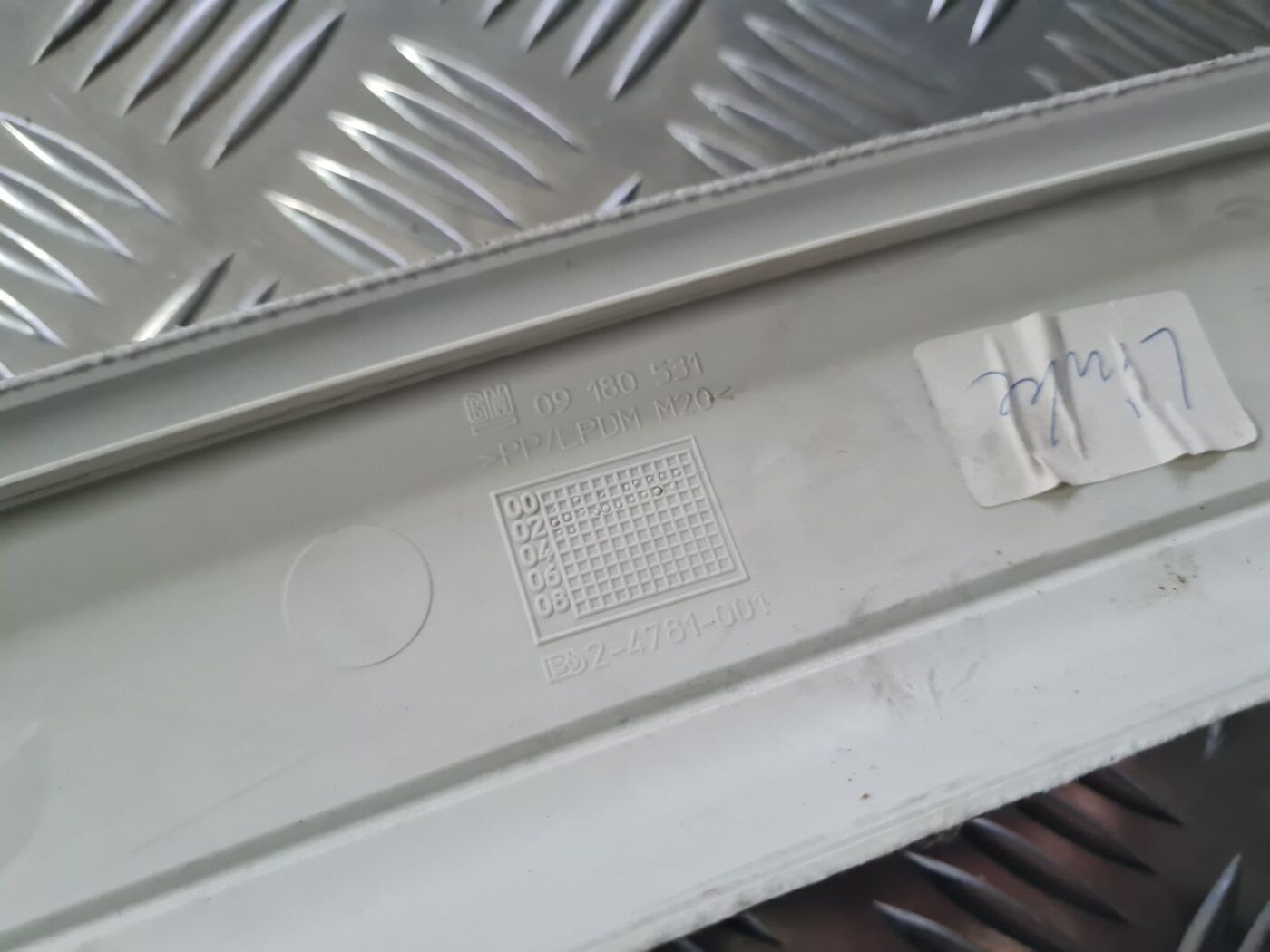 Priekšējas salona statnes apdare priekš OPEL VECTRA C 2002 3 Priekšējas salona statnes apdare priekš OPEL VECTRA C 2002