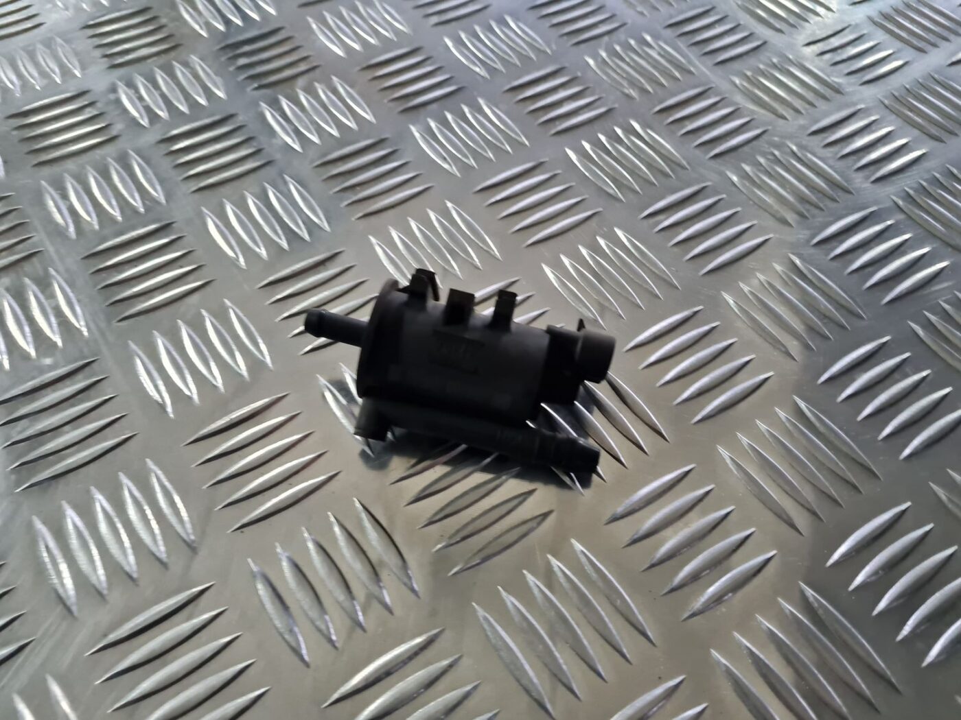 Degvielas tvertnes ventilācijas vārsts priekš OPEL VECTRA C 2002 2 Degvielas tvertnes ventilācijas vārsts priekš OPEL VECTRA C 2002