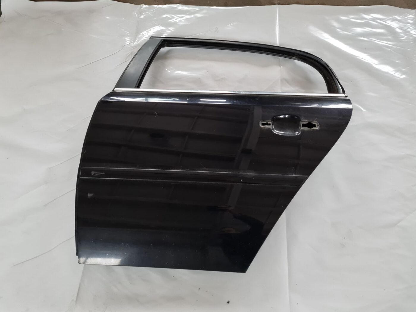 Aizmugurējās kreisās durvis priekš OPEL VECTRA C 2002 1 Aizmugurējās kreisās durvis priekš OPEL VECTRA C 2002