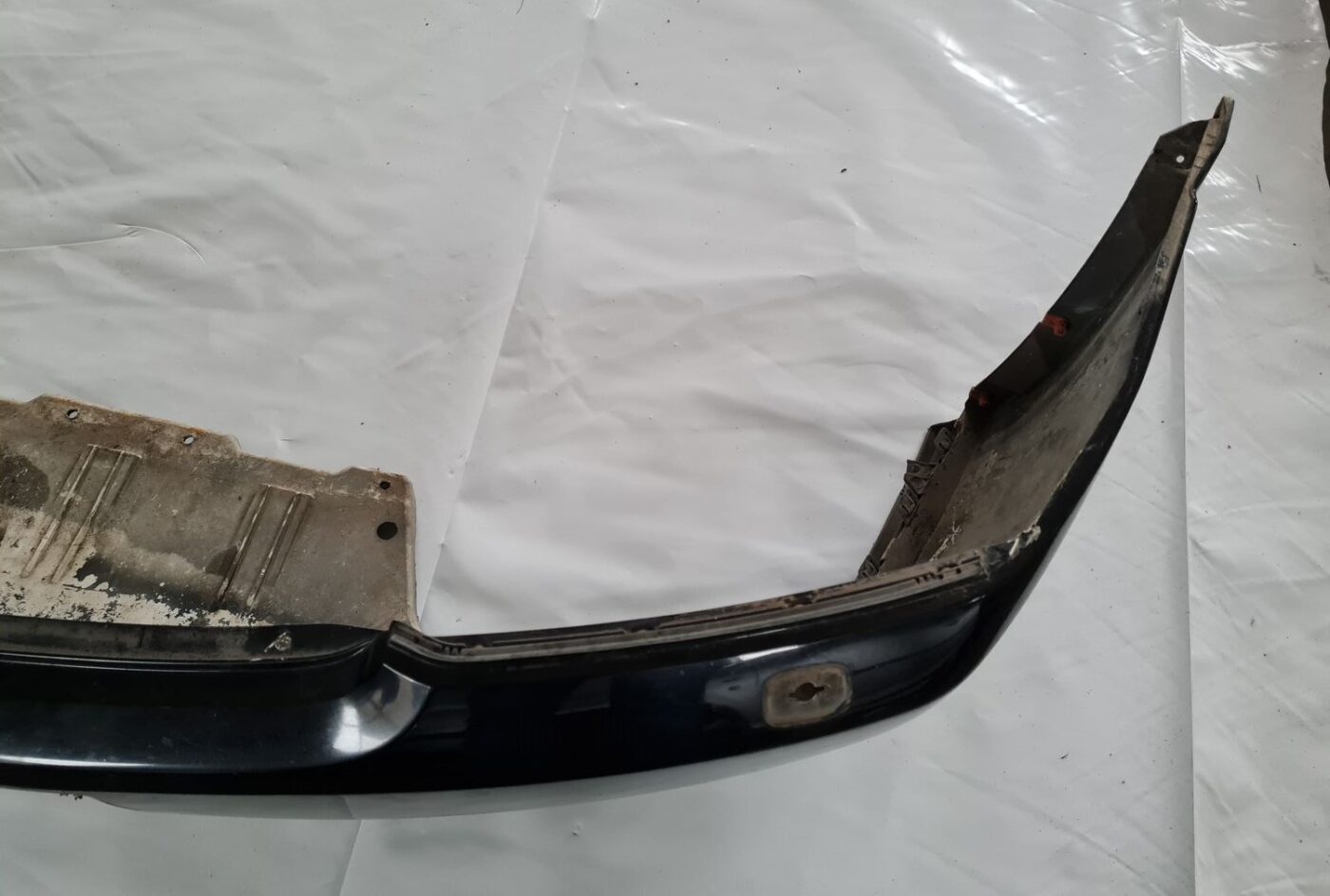 Priekšējais buferis priekš OPEL VECTRA C 2002 4 Priekšējais buferis priekš OPEL VECTRA C 2002