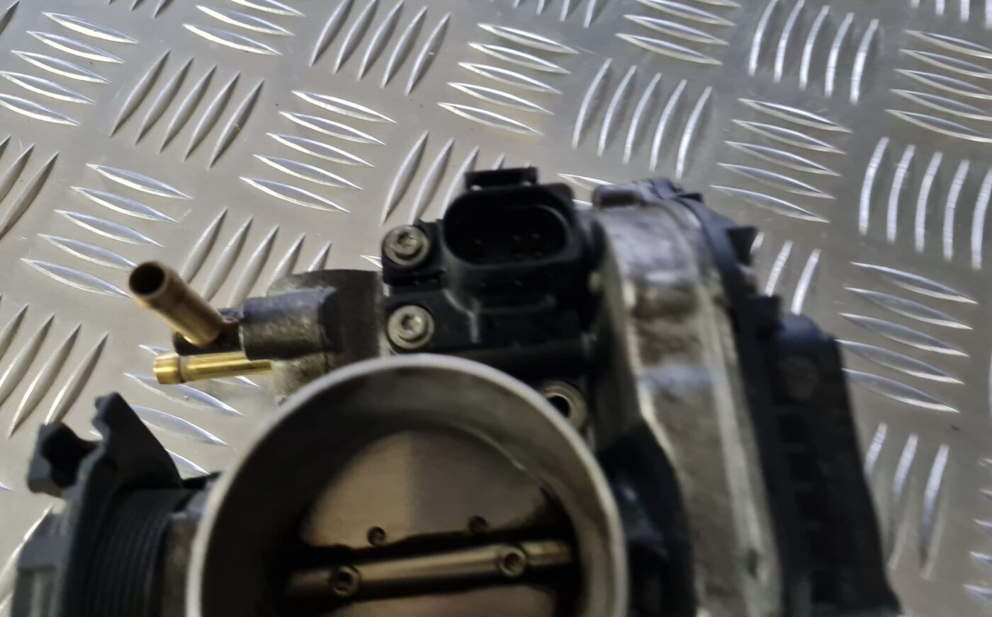 Droseļvārsts priekš VW GOLF IV 1999 6 Droseļvārsts priekš VW GOLF IV 1999