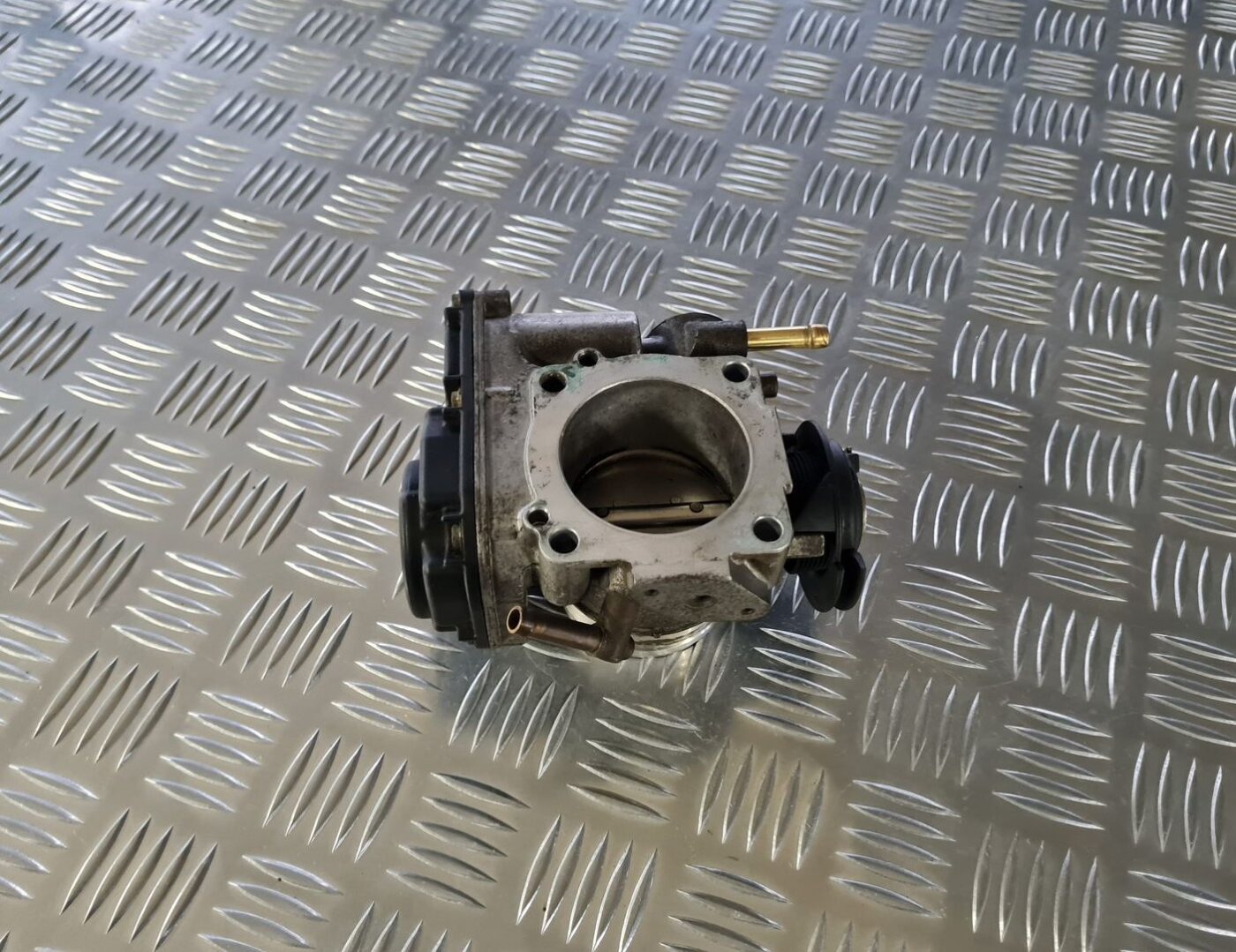 Droseļvārsts priekš VW GOLF IV 1999 5 Droseļvārsts priekš VW GOLF IV 1999