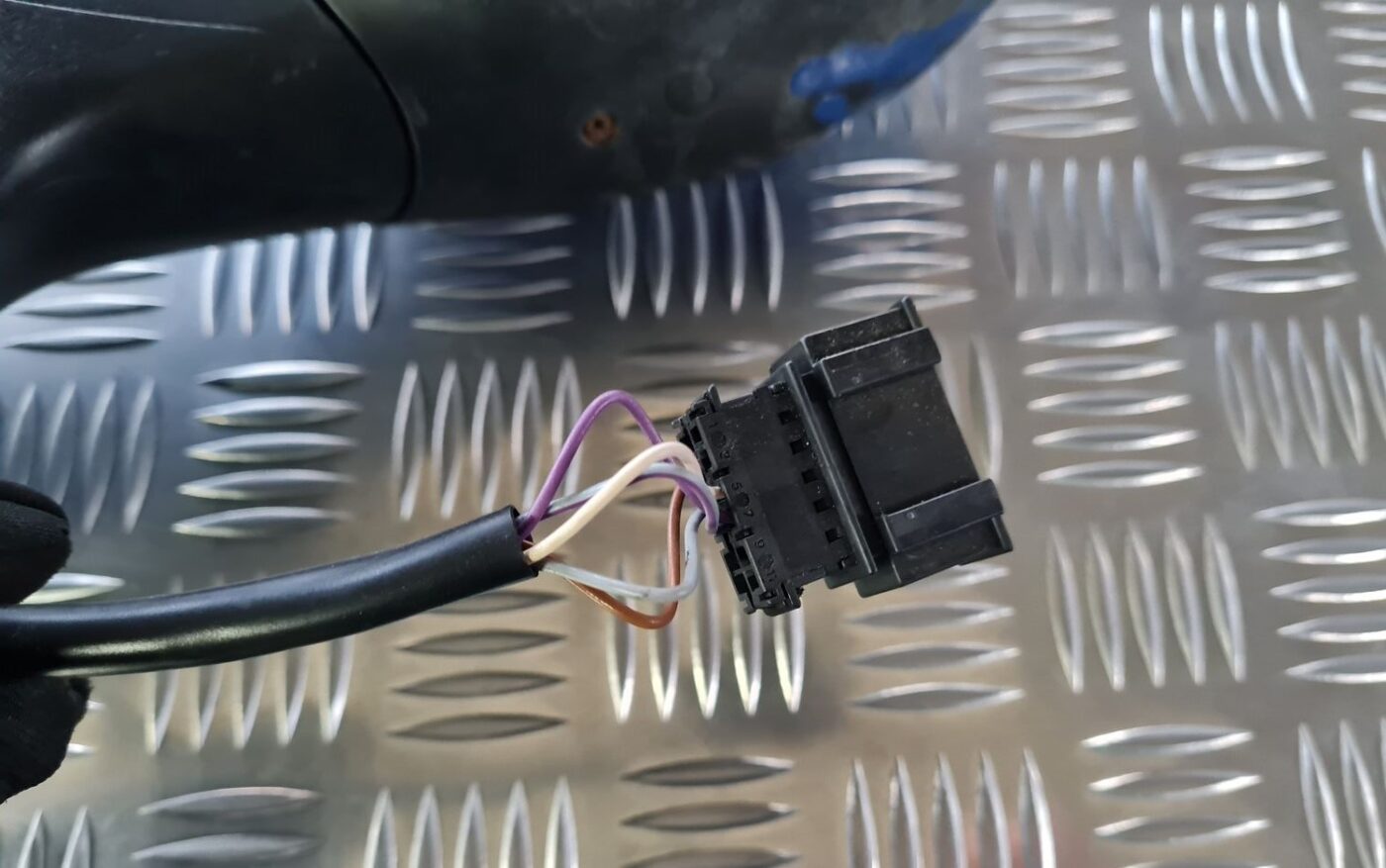 Ārējais spogulis, pa labi priekš VW GOLF IV 1999 5 Ārējais spogulis, pa labi priekš VW GOLF IV 1999