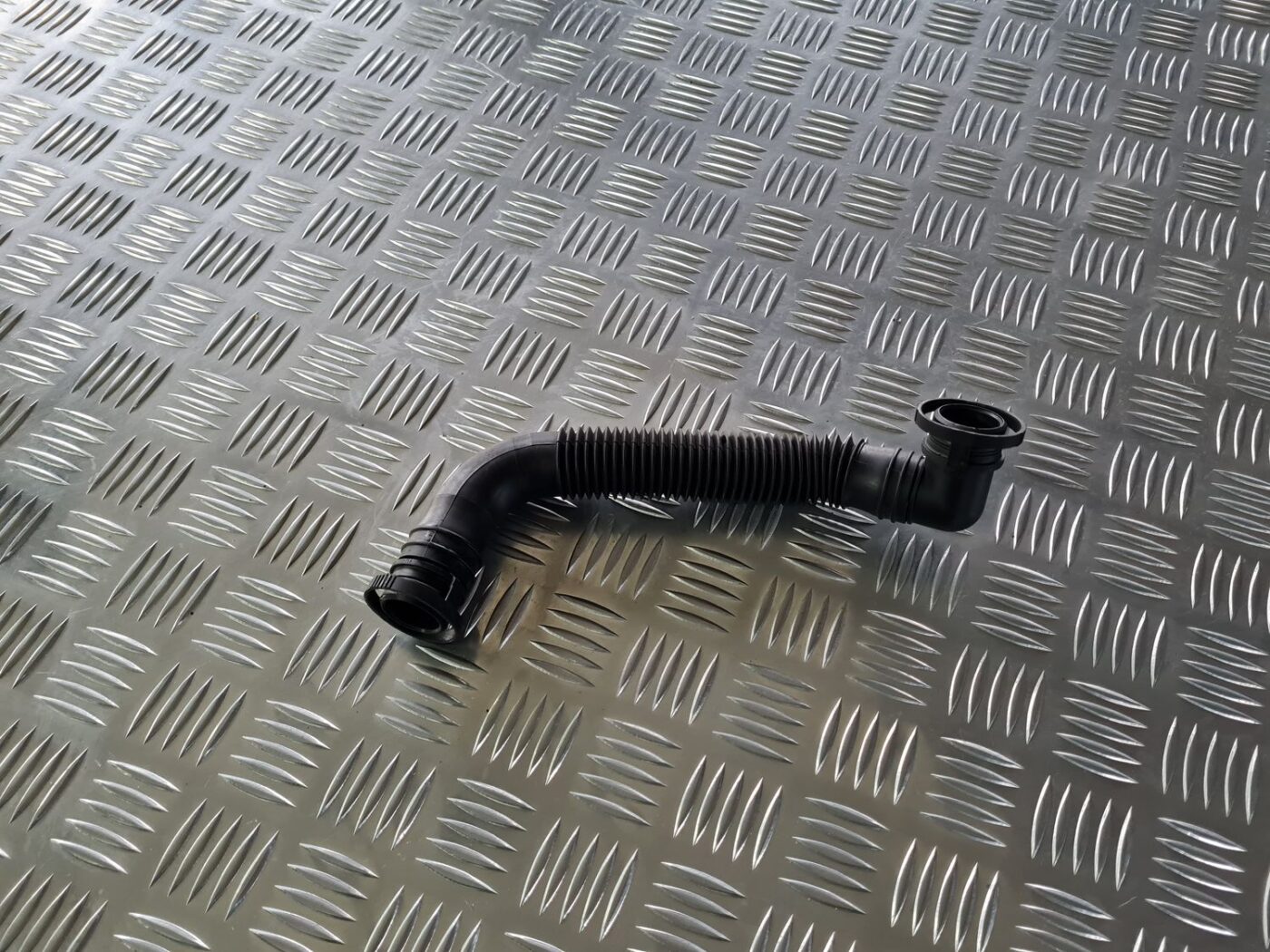 Gaisa vads priekš VW GOLF IV 1999 2 Gaisa vads priekš VW GOLF IV 1999