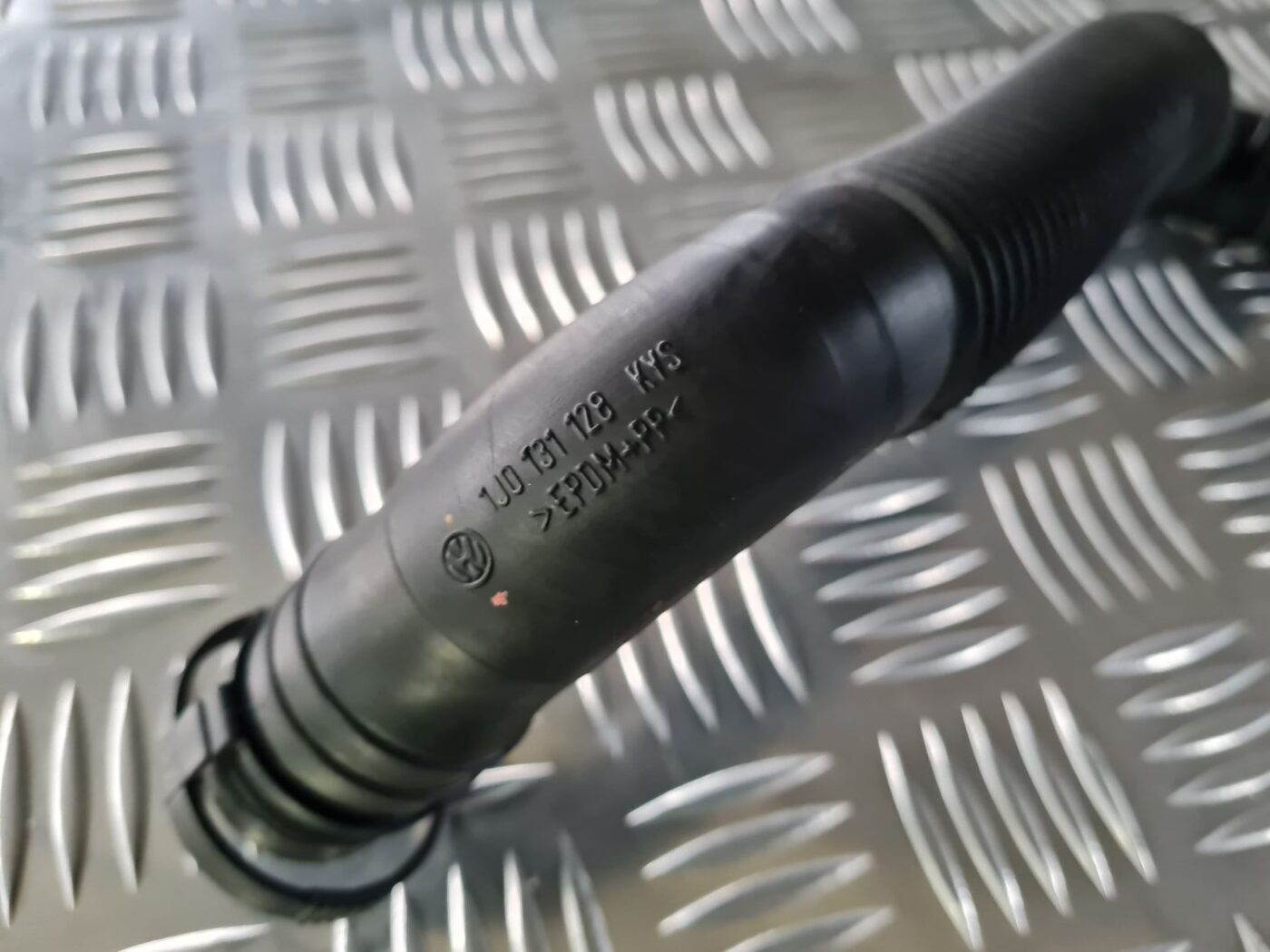 Gaisa vads priekš VW GOLF IV 1999 3 Gaisa vads priekš VW GOLF IV 1999