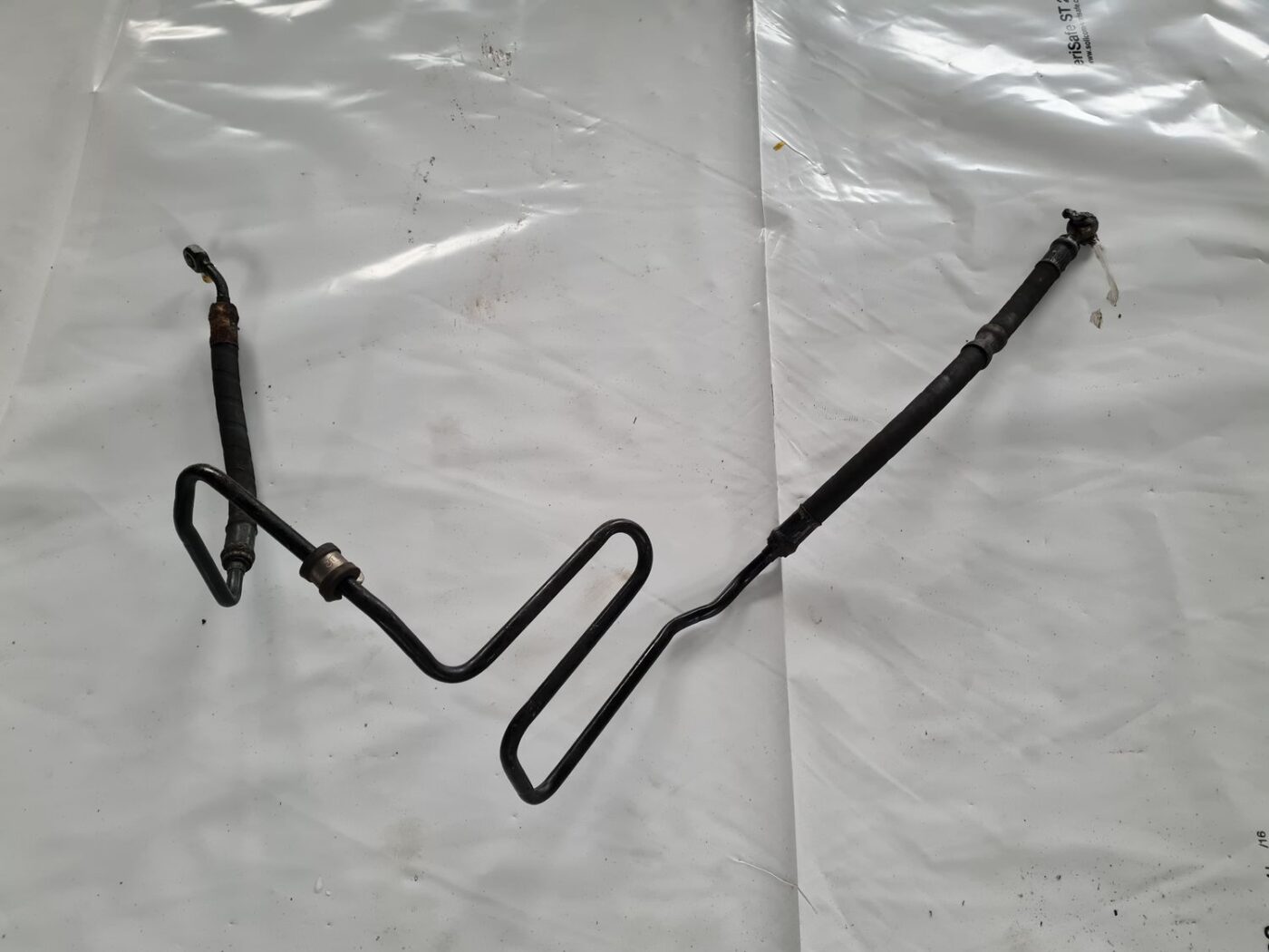 Hidrauliska pastiprinātāja caurule priekš VW GOLF IV 1999 1 Hidrauliska pastiprinātāja caurule priekš VW GOLF IV 1999