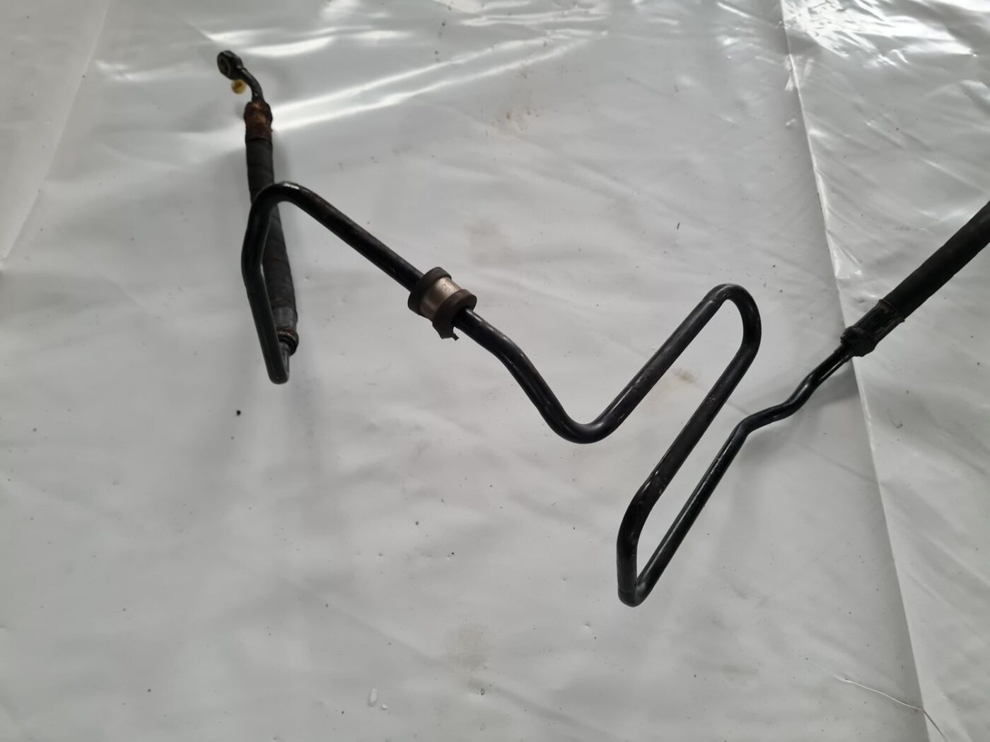 Hidrauliska pastiprinātāja caurule priekš VW GOLF IV 1999 2 Hidrauliska pastiprinātāja caurule priekš VW GOLF IV 1999