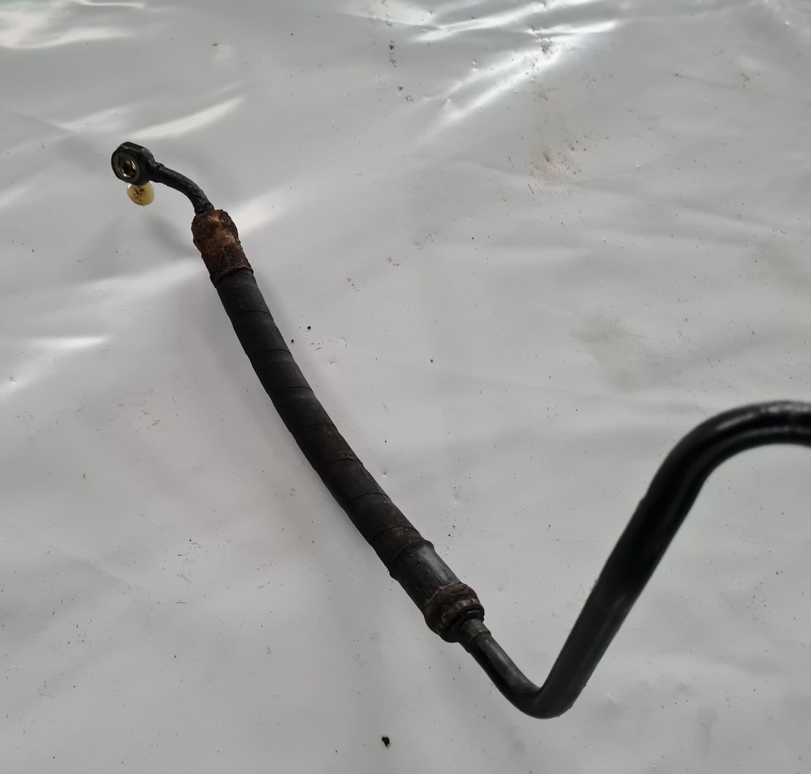 Hidrauliska pastiprinātāja caurule priekš VW GOLF IV 1999 3 Hidrauliska pastiprinātāja caurule priekš VW GOLF IV 1999