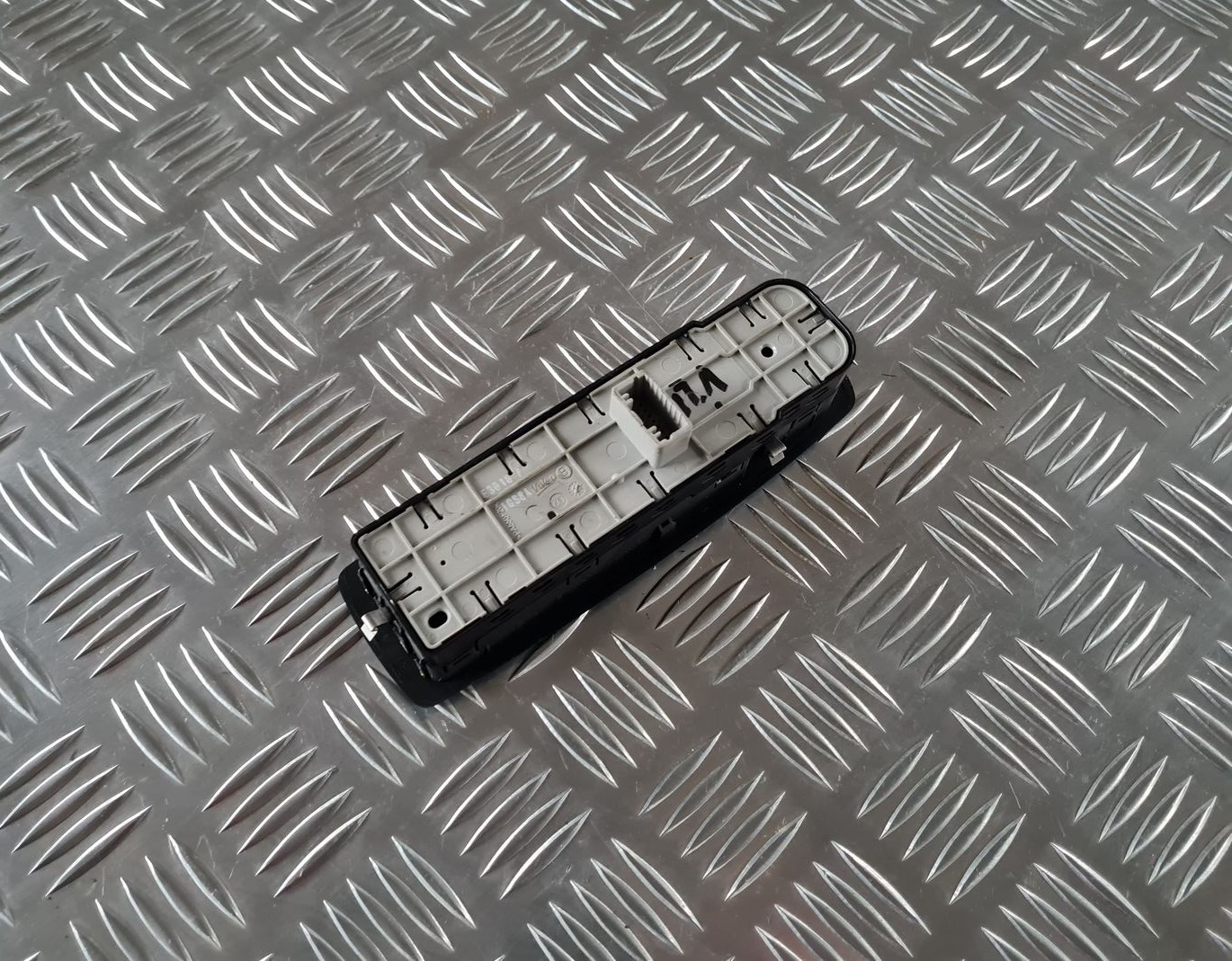 Šofera durvju slēdža pogas priekš RENAULT LAGUNA 2008 4 Šofera durvju slēdža pogas priekš RENAULT LAGUNA 2008