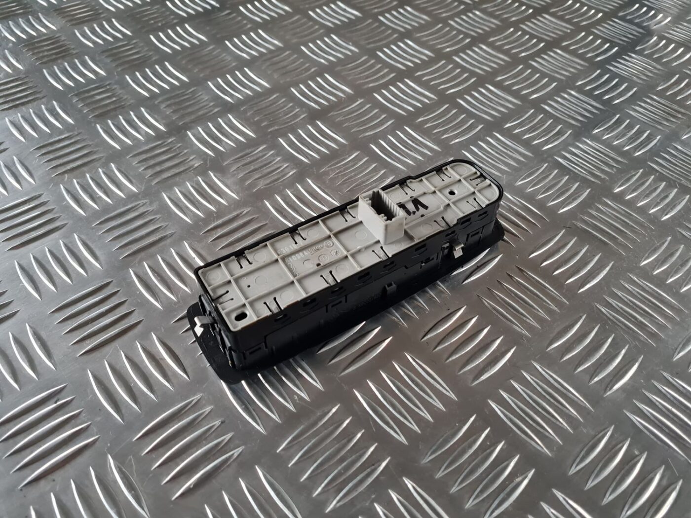 Šofera durvju slēdža pogas priekš RENAULT LAGUNA 2008 3 Šofera durvju slēdža pogas priekš RENAULT LAGUNA 2008