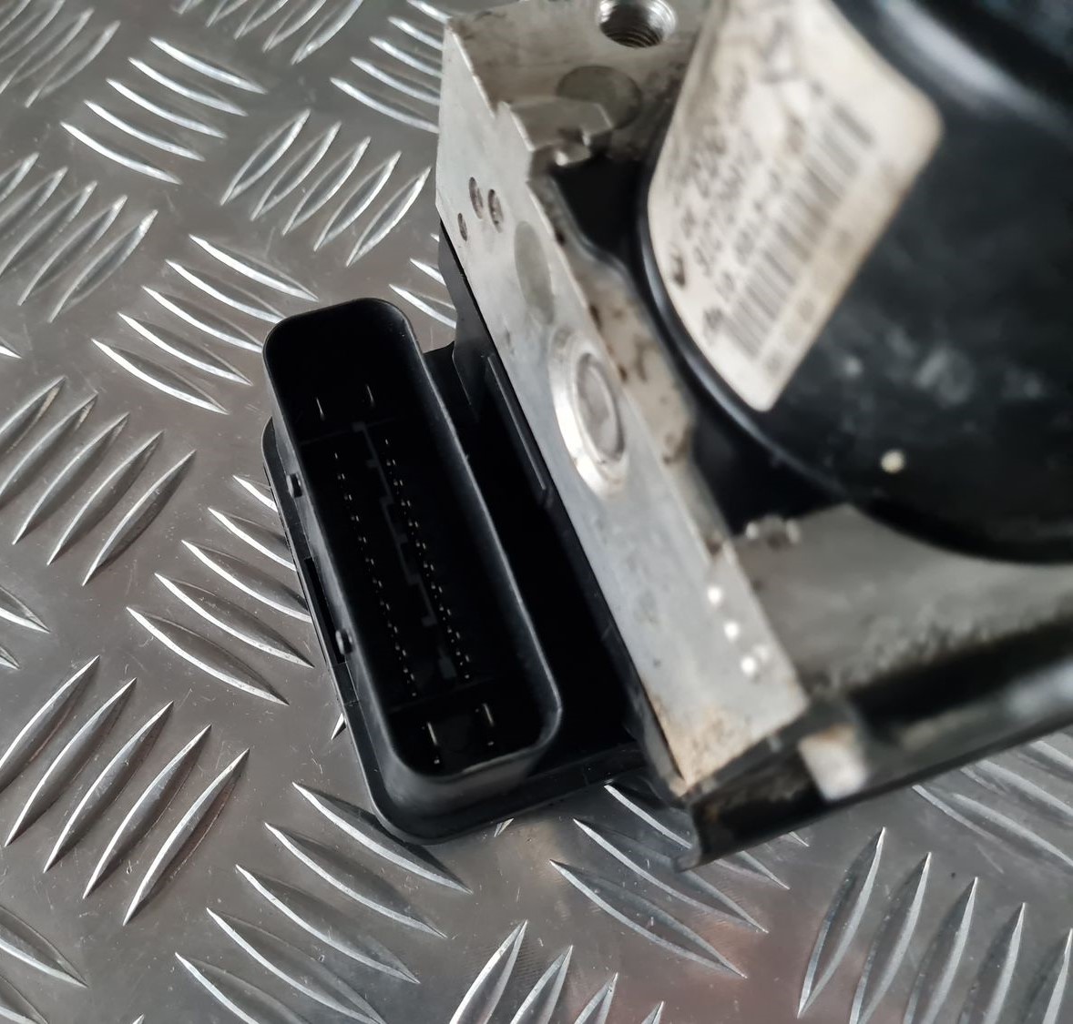 ABS bloks priekš RENAULT LAGUNA 2008 5 ABS bloks priekš RENAULT LAGUNA 2008