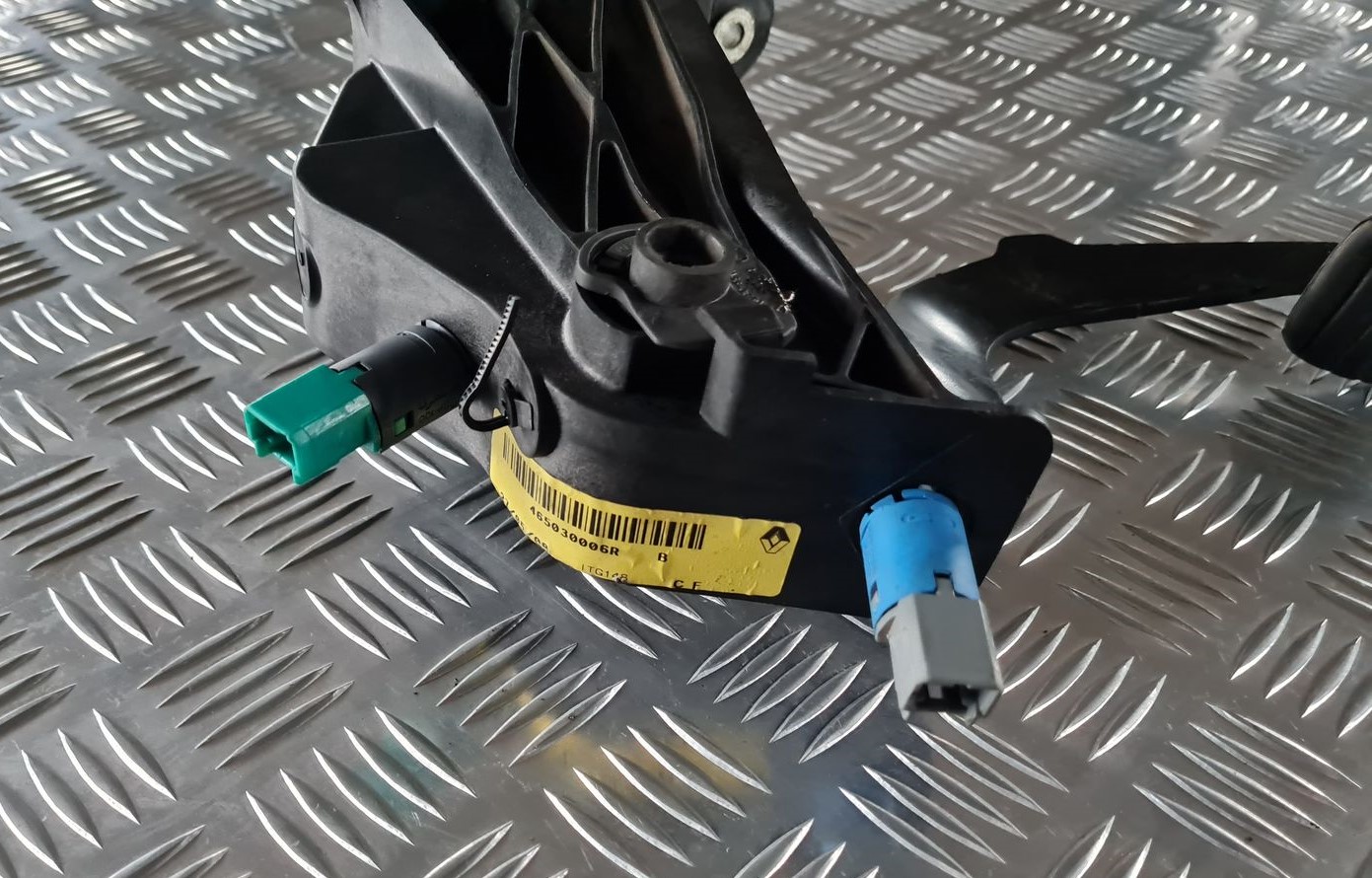 Sajūga pedālis priekš RENAULT LAGUNA 2008 2 Sajūga pedālis priekš RENAULT LAGUNA 2008