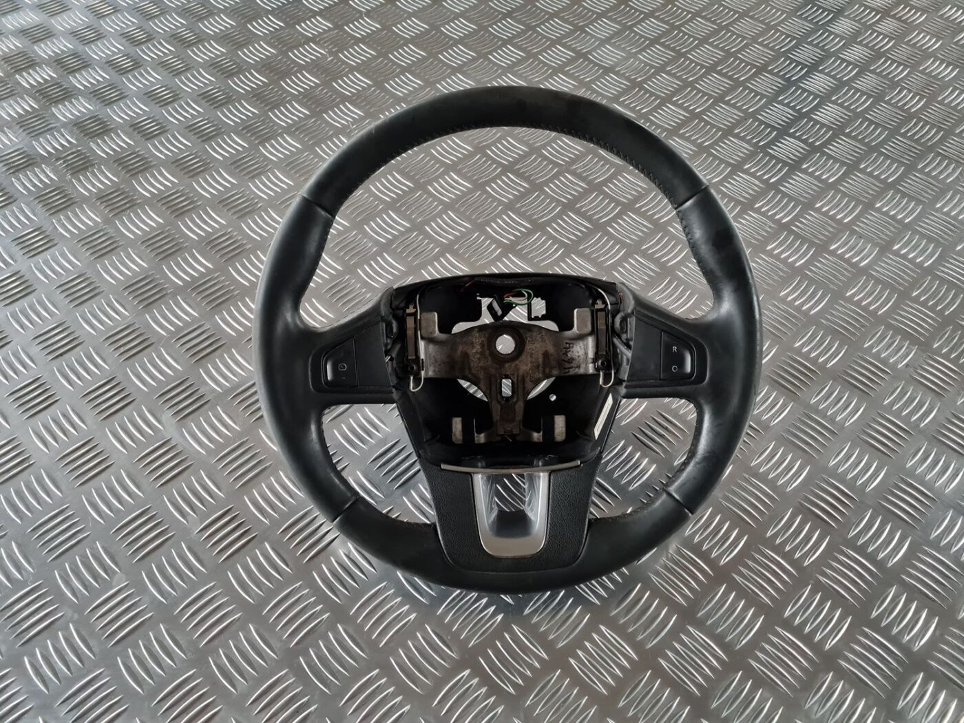 Stūre priekš RENAULT LAGUNA 2008 1 Stūre priekš RENAULT LAGUNA 2008