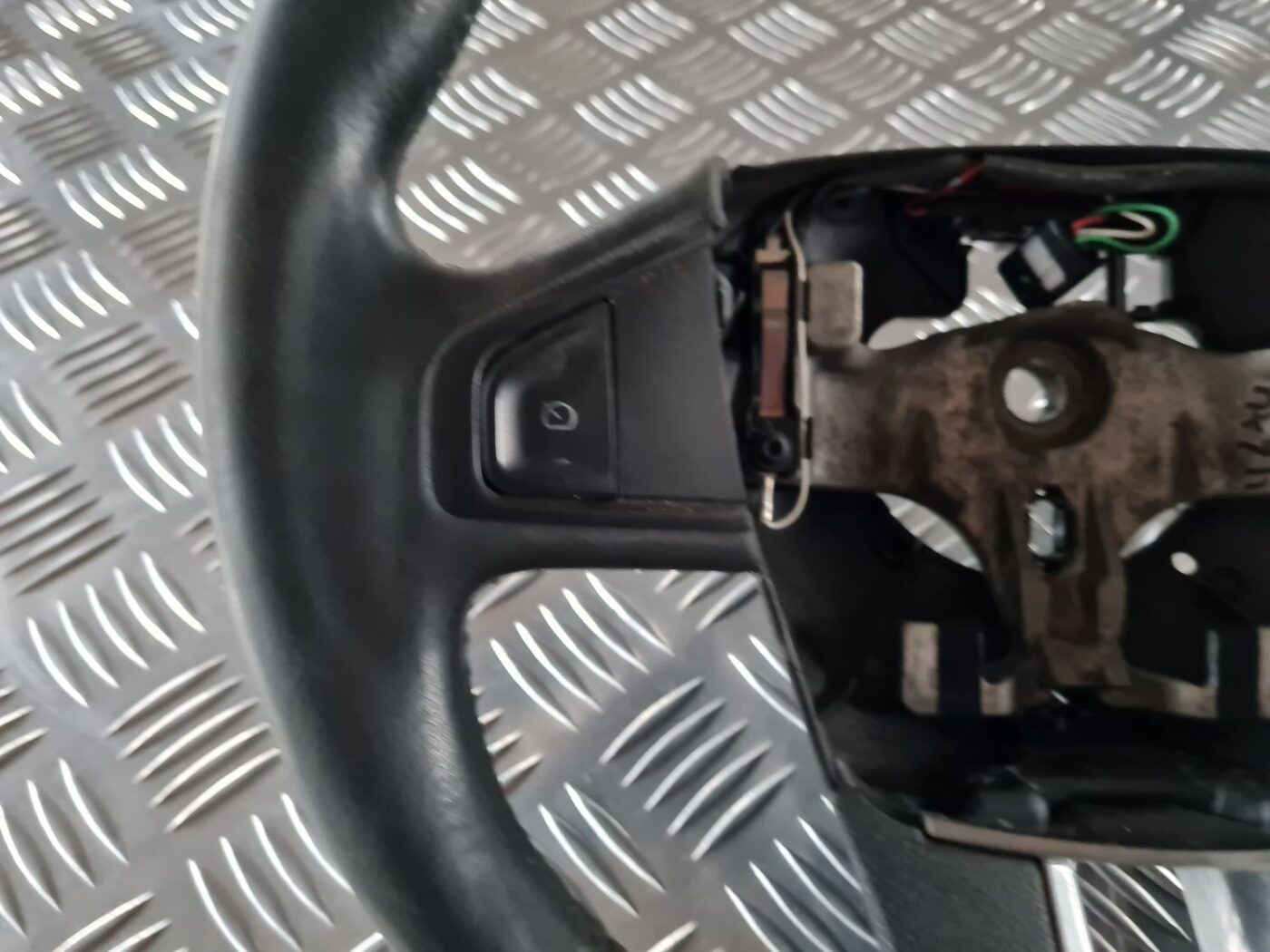 Stūre priekš RENAULT LAGUNA 2008 2 Stūre priekš RENAULT LAGUNA 2008