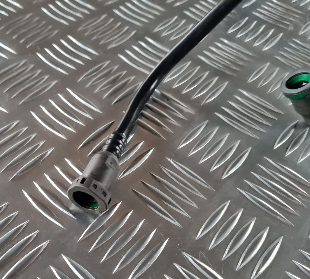 Degvielas caurule priekš RENAULT LAGUNA 2008 4 Degvielas caurule priekš RENAULT LAGUNA 2008