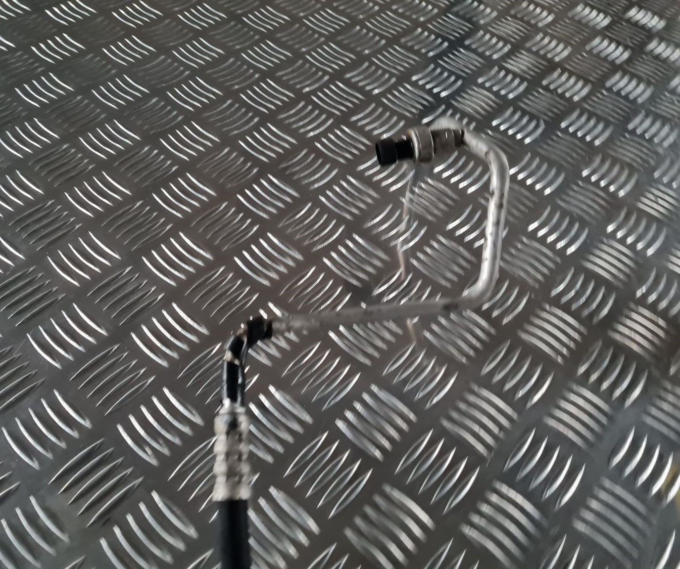 Gaisa kondicioniera galvenā caurule priekš RENAULT LAGUNA 2008 2 Gaisa kondicioniera galvenā caurule priekš RENAULT LAGUNA 2008