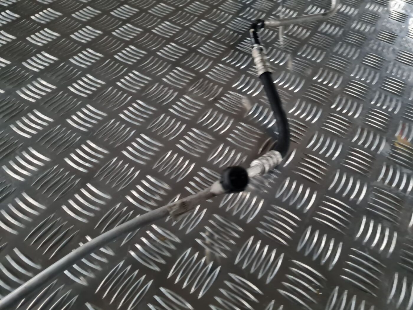 Gaisa kondicioniera galvenā caurule priekš RENAULT LAGUNA 2008 3 Gaisa kondicioniera galvenā caurule priekš RENAULT LAGUNA 2008