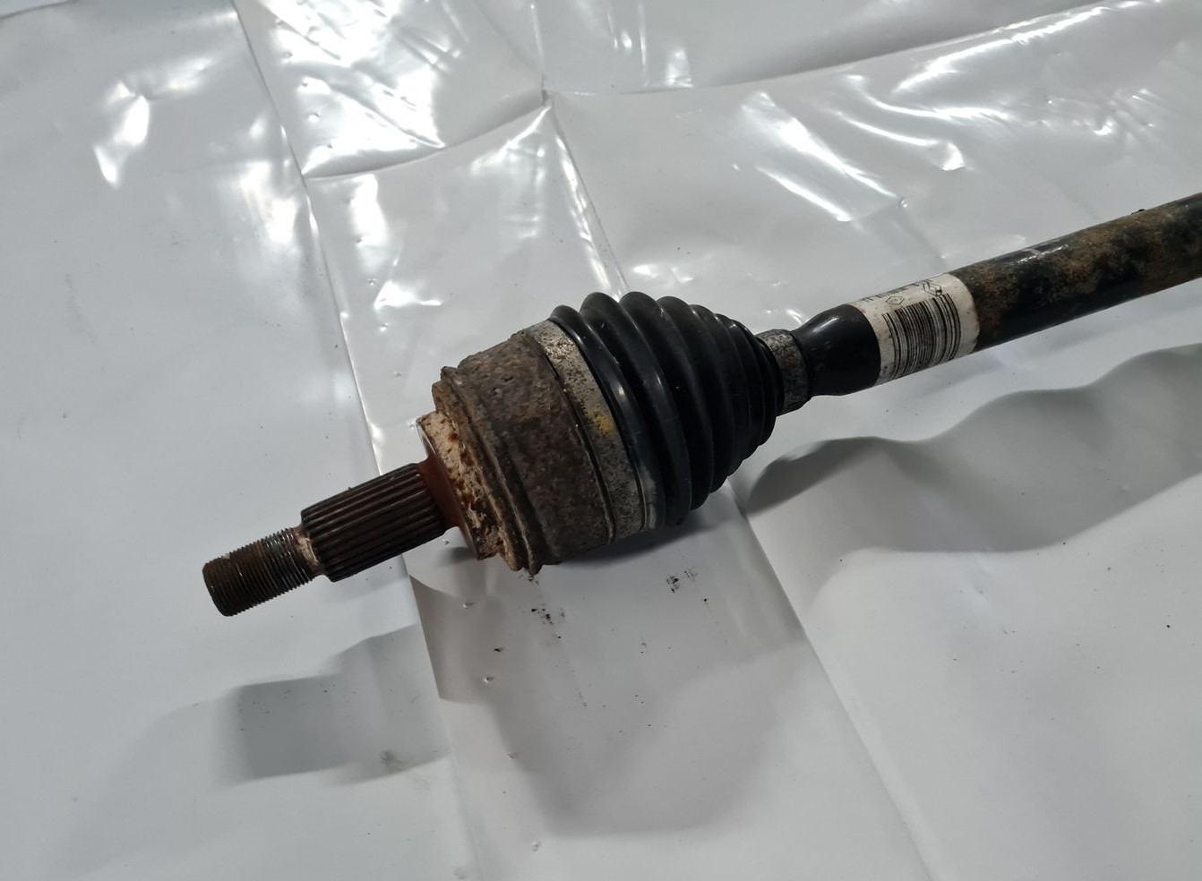 Pusass priekšējā kreisā priekš RENAULT LAGUNA 2008 4 Pusass priekšējā kreisā priekš RENAULT LAGUNA 2008