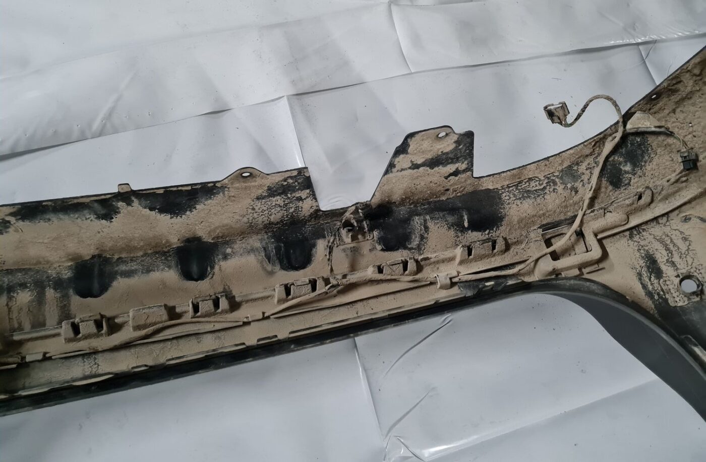 Aizmugures buferis priekš RENAULT LAGUNA 2008 4 Aizmugures buferis priekš RENAULT LAGUNA 2008