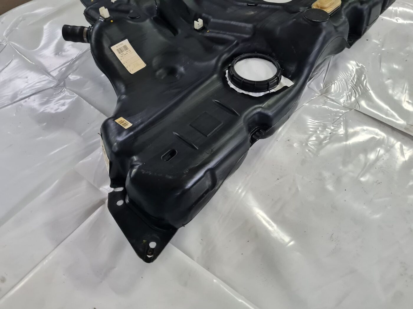 Degvielas tvertne priekš RENAULT LAGUNA 2008 4 Degvielas tvertne priekš RENAULT LAGUNA 2008