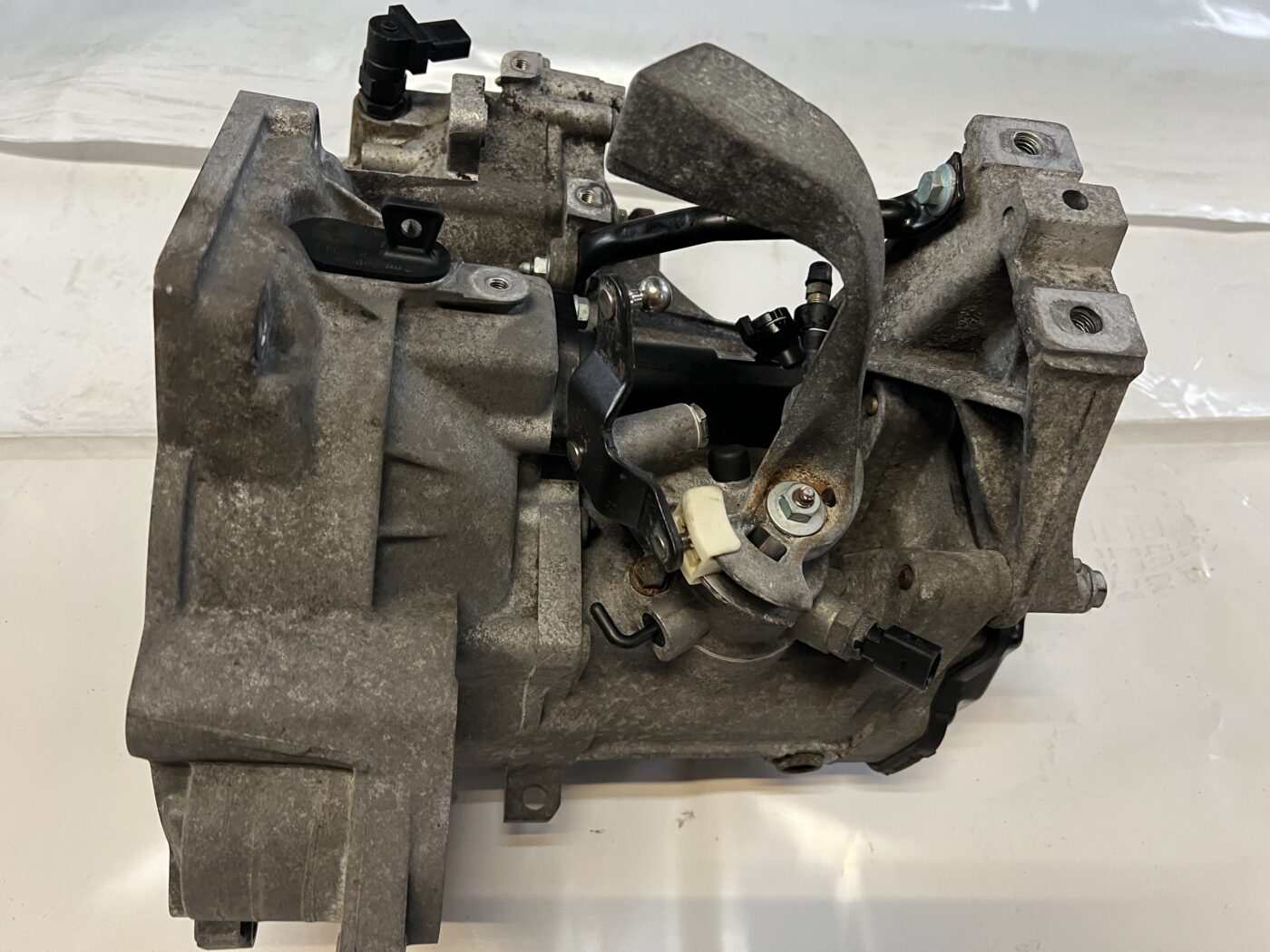 Mehāniska pārnesumkārba priekš VW GOLF IV 1999 2 Mehāniska pārnesumkārba priekš VW GOLF IV 1999