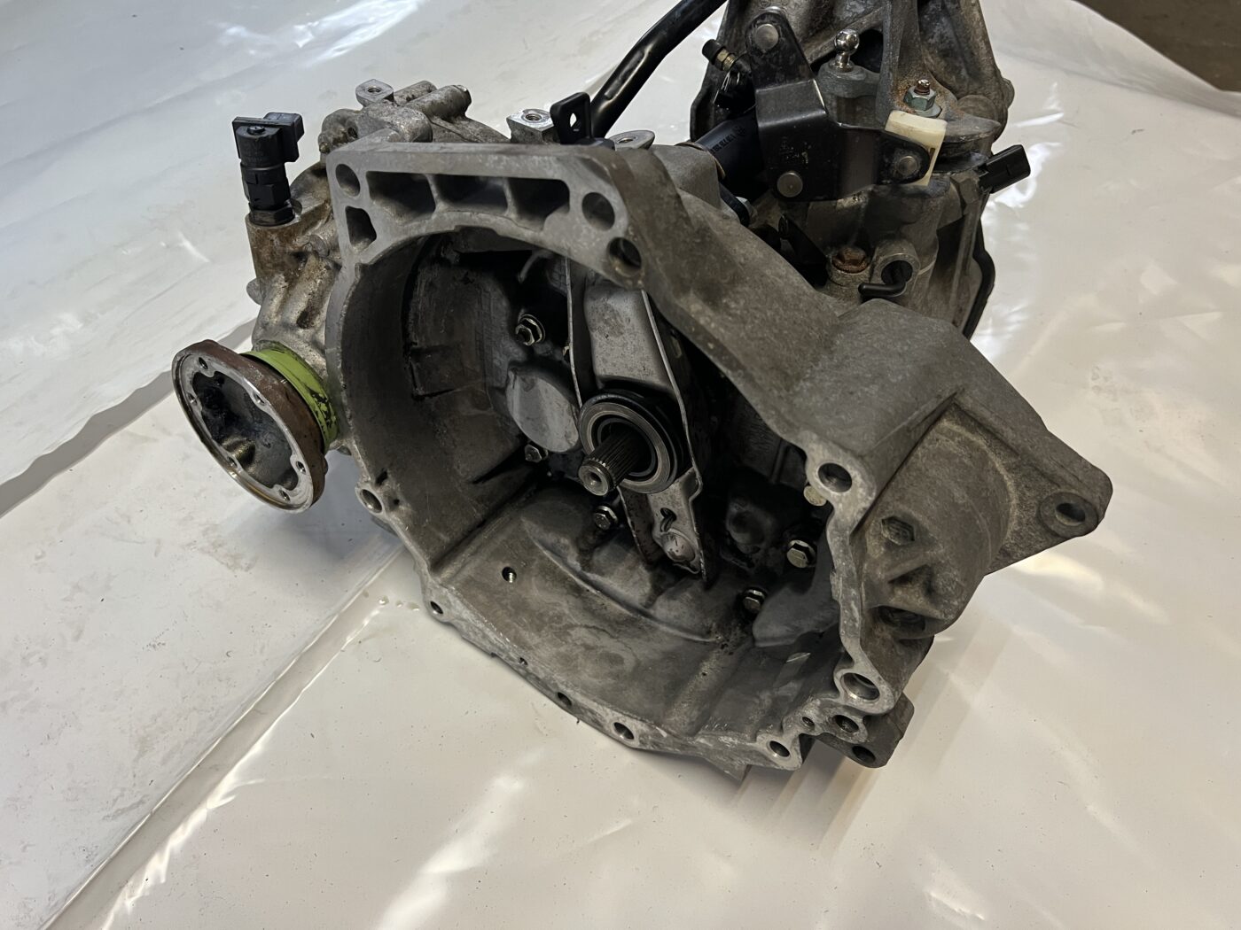 Mehāniska pārnesumkārba priekš VW GOLF IV 1999 8 Mehāniska pārnesumkārba priekš VW GOLF IV 1999