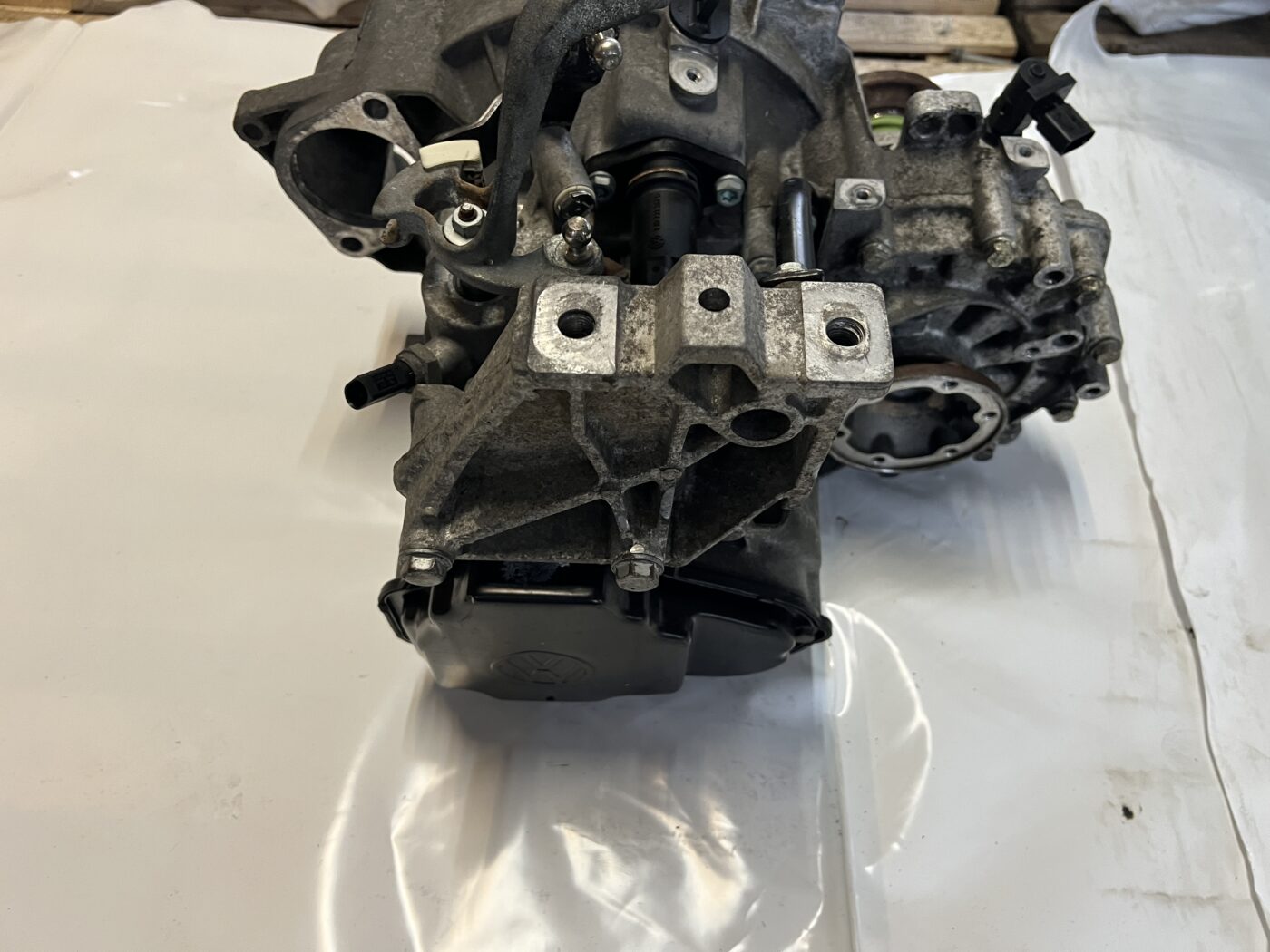 Mehāniska pārnesumkārba priekš VW GOLF IV 1999 6 Mehāniska pārnesumkārba priekš VW GOLF IV 1999