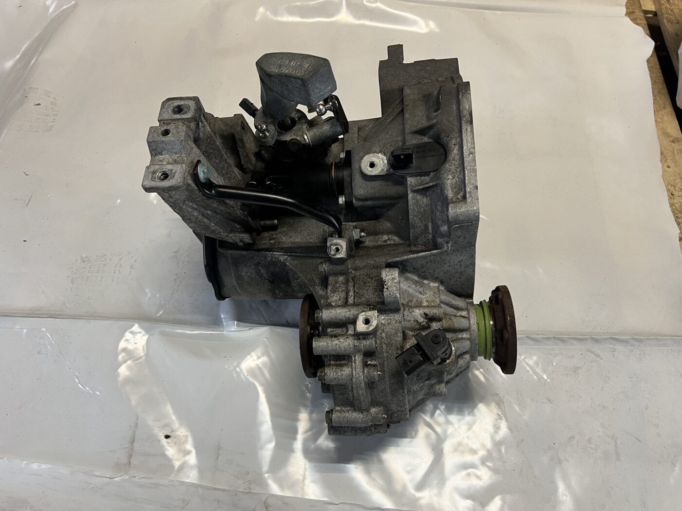 Mehāniska pārnesumkārba priekš VW GOLF IV 1999 5 Mehāniska pārnesumkārba priekš VW GOLF IV 1999