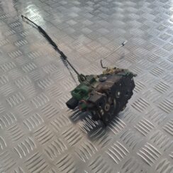 Priekšējo labo durvju slēdzene priekš SKODA OCTAVIA 2002