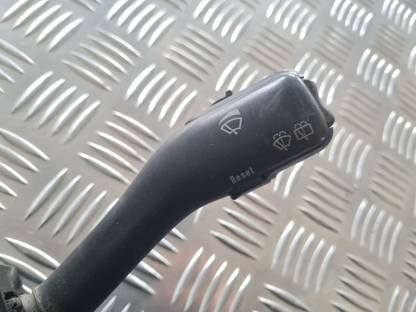 Stūres statnes slēdzis priekš SKODA OCTAVIA 2002 8 Stūres statnes slēdzis priekš SKODA OCTAVIA 2002