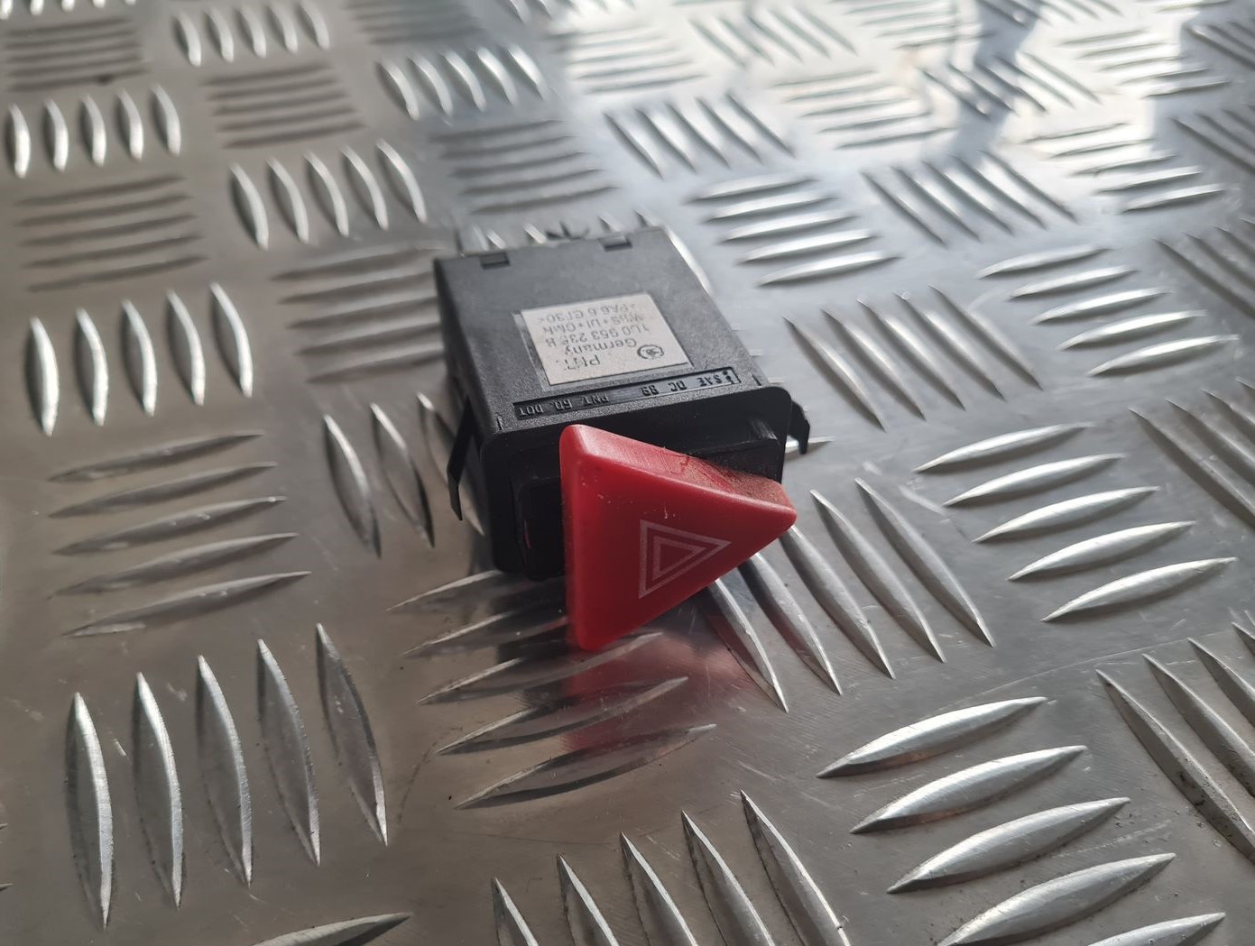 Trauksmes poga priekš SKODA OCTAVIA 2002 1 Trauksmes poga priekš SKODA OCTAVIA 2002