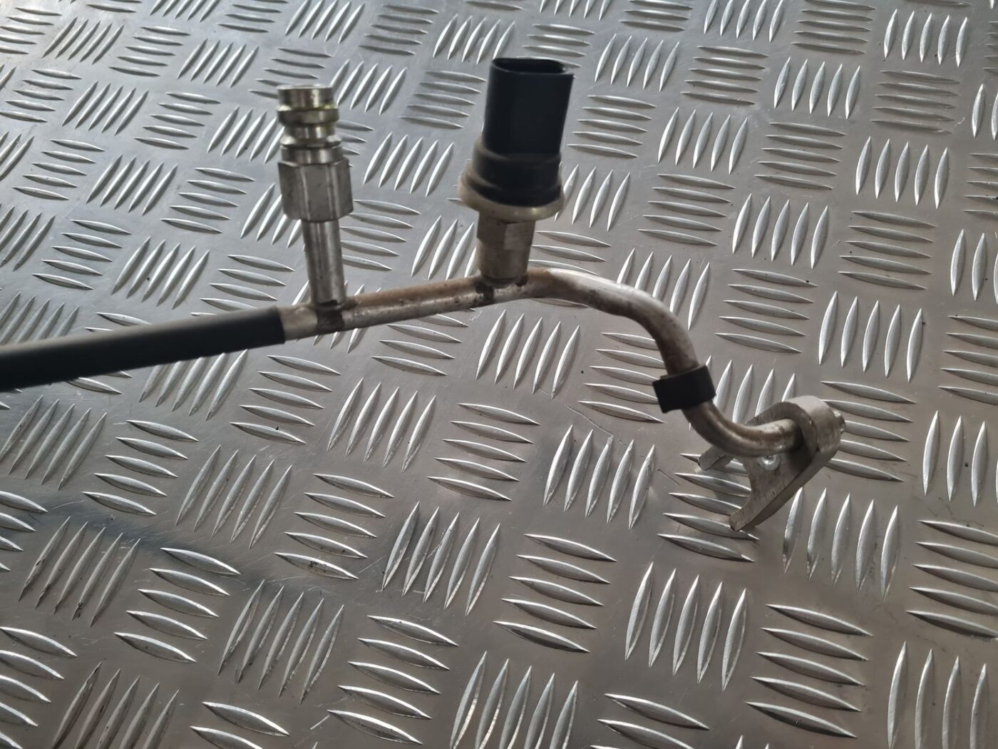 Gaisa kondicioniera galvenā caurule priekš SKODA OCTAVIA 2002 2 Gaisa kondicioniera galvenā caurule priekš SKODA OCTAVIA 2002