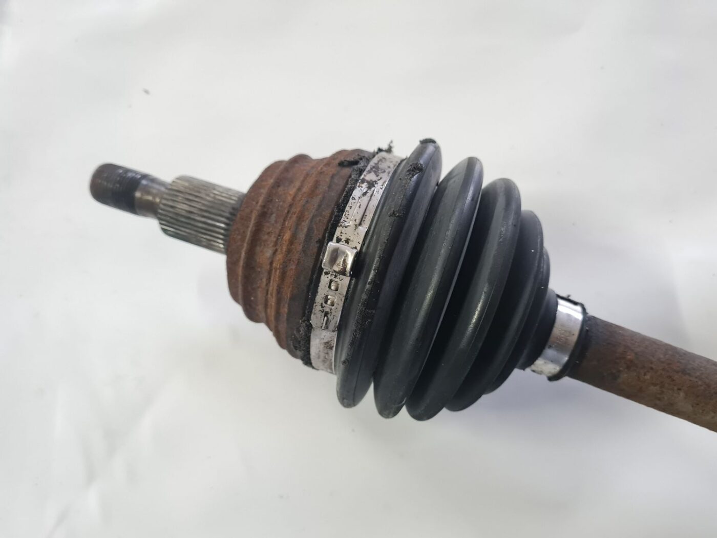 Pusass priekšējā kreisā priekš SKODA OCTAVIA 2002 4 Pusass priekšējā kreisā priekš SKODA OCTAVIA 2002