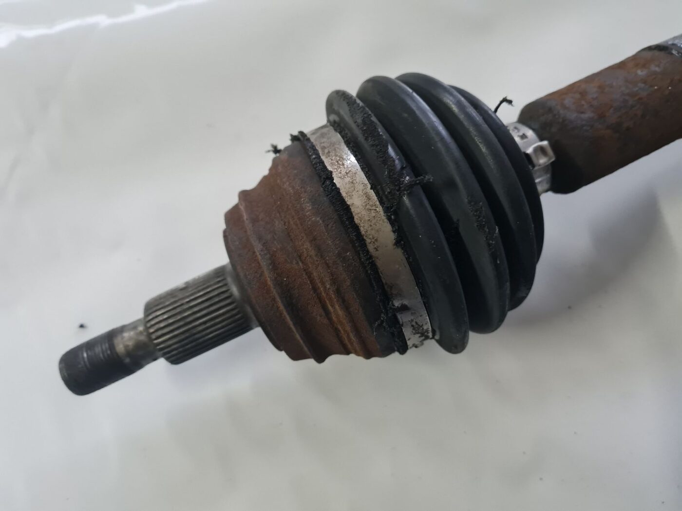 Pusass priekšēja labā priekš SKODA OCTAVIA 2002 4 Pusass priekšēja labā priekš SKODA OCTAVIA 2002