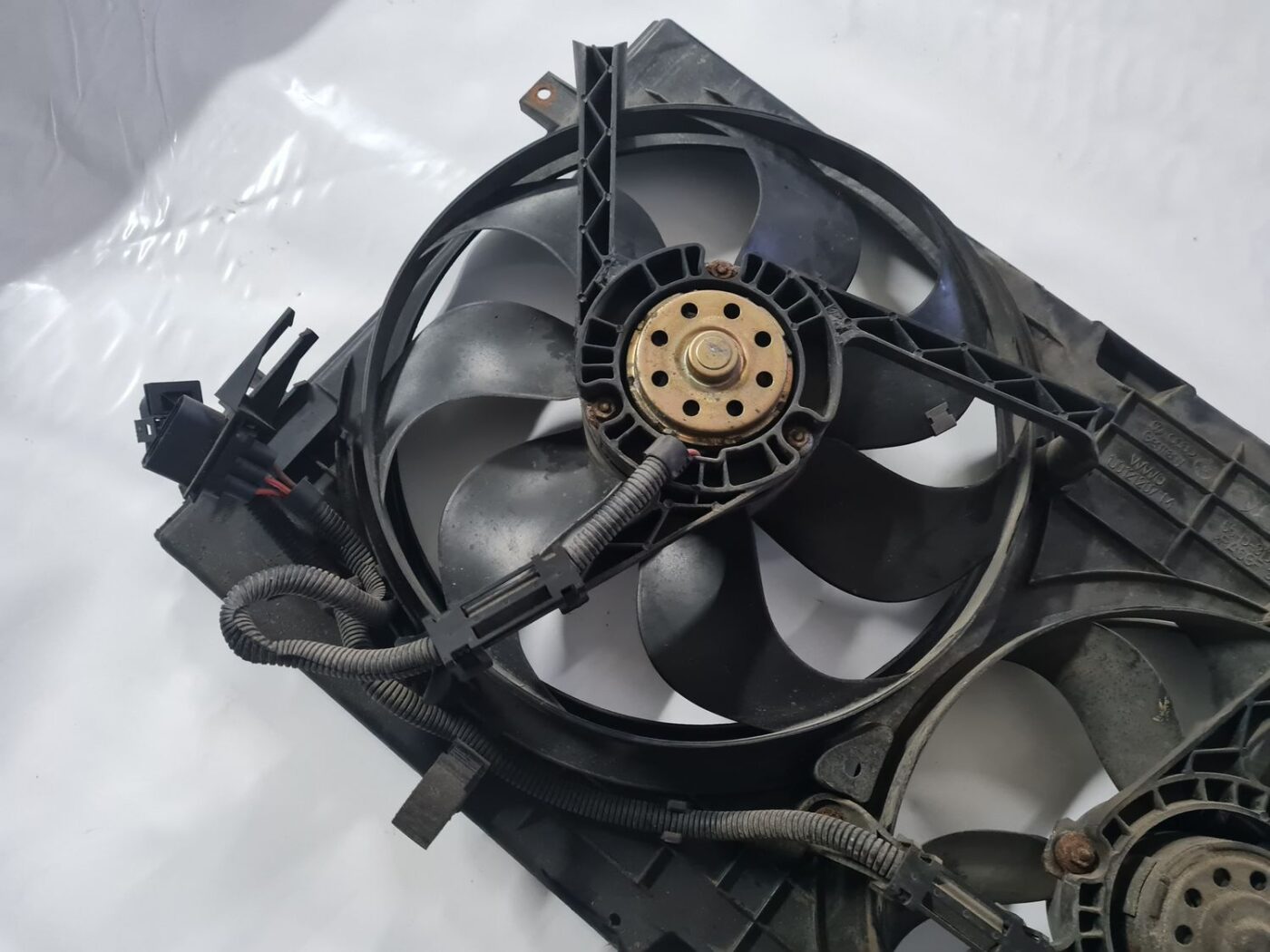 Dzesēšanas radiatora ventilators priekš SKODA OCTAVIA 2002 7 Dzesēšanas radiatora ventilators priekš SKODA OCTAVIA 2002