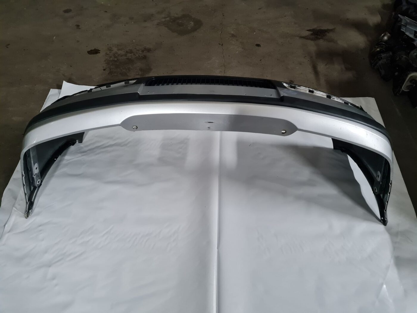 Priekšējais buferis priekš SKODA OCTAVIA 2002 16 Priekšējais buferis priekš SKODA OCTAVIA 2002