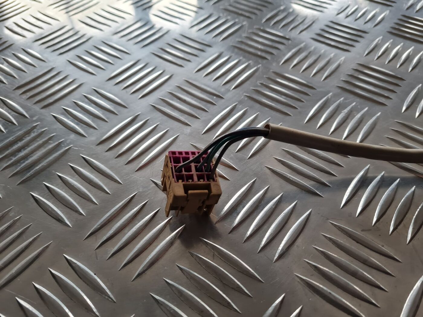 Ārējais spogulis, pa labi priekš ŠKODA FABIA 2003 8 Ārējais spogulis, pa labi priekš ŠKODA FABIA 2003